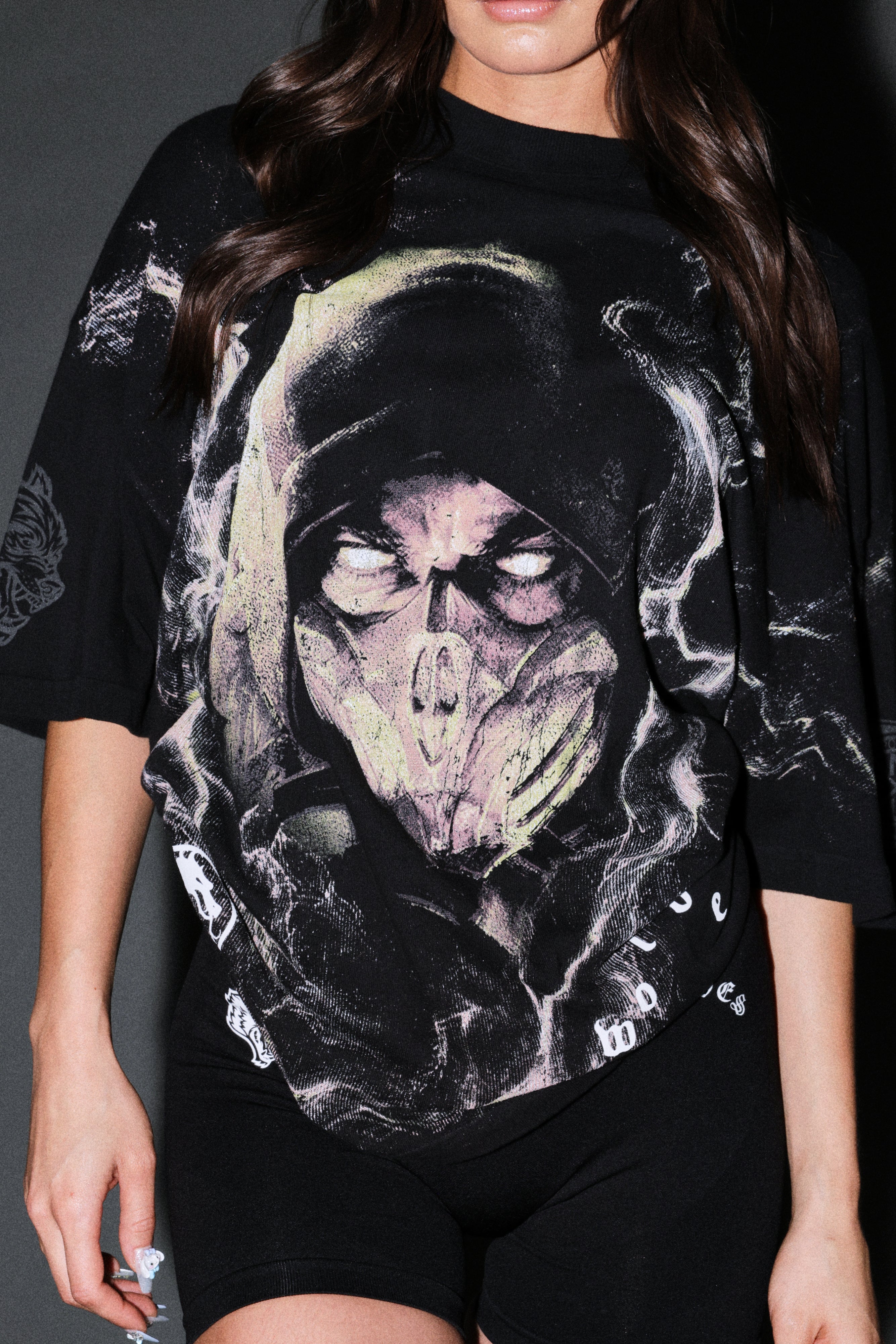 Scorpion Fire Premium Oversized Tee in Black — imagem 13