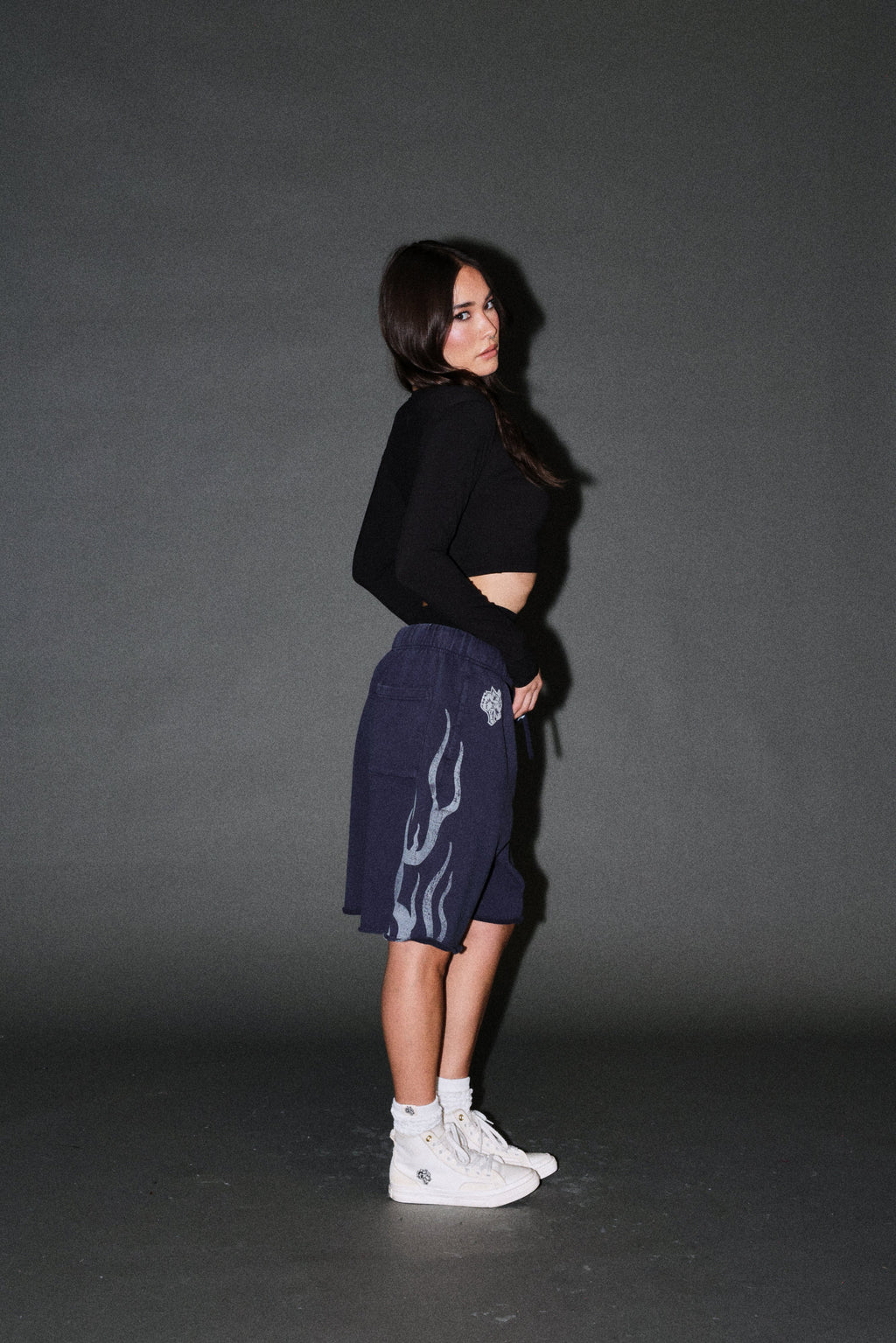 Fight Or Flight Grunge Oversized Raw Hem Post Lounge Sweat Shorts in Navy — imagem 10