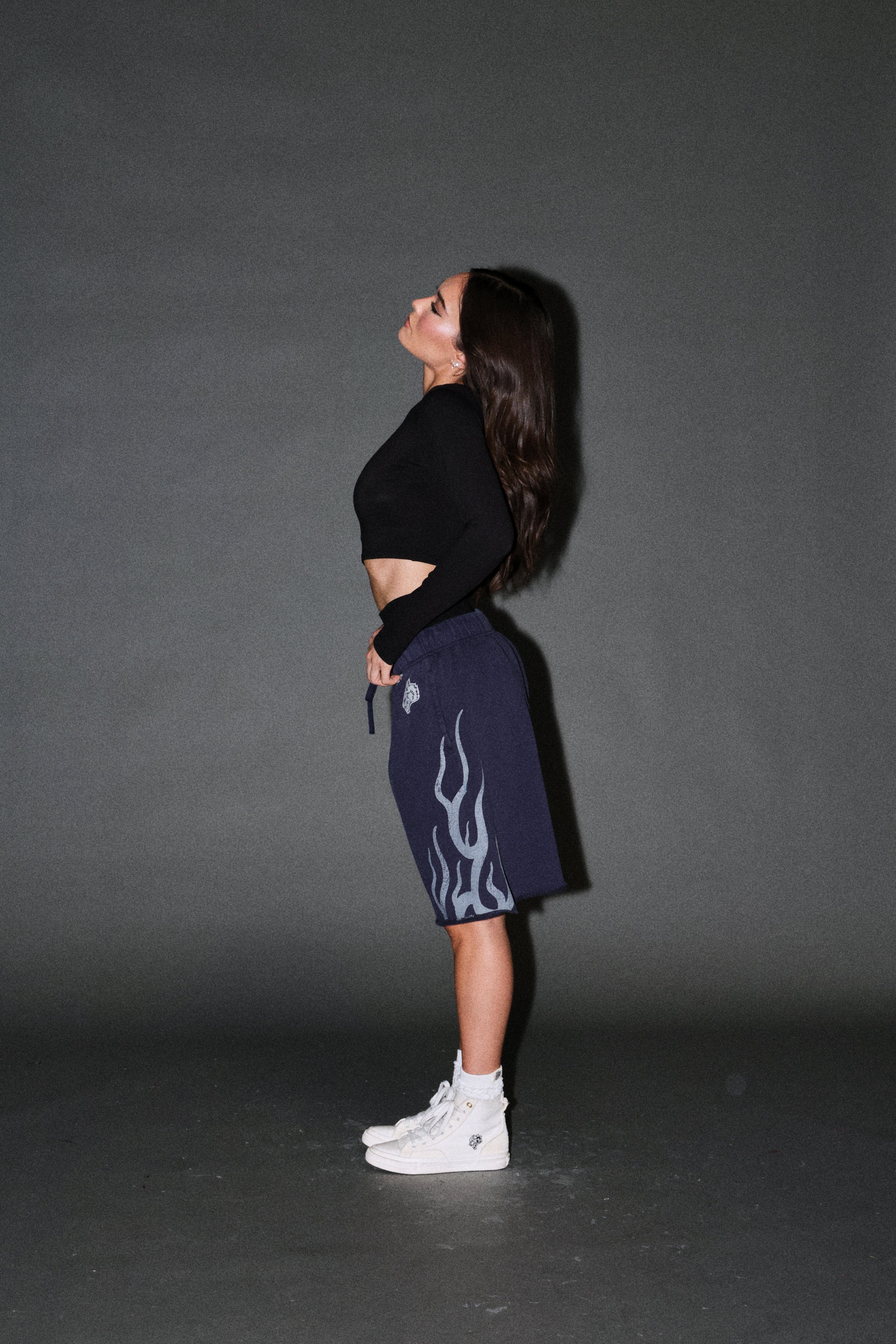 Fight Or Flight Grunge Oversized Raw Hem Post Lounge Sweat Shorts in Navy — imagem 9