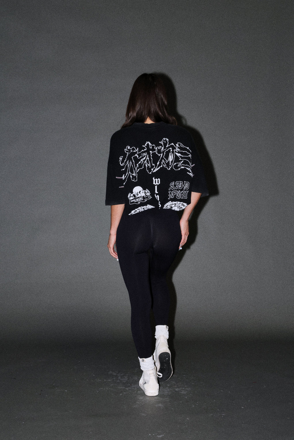 Our Code Premium Oversized Tee in Black — imagem 12