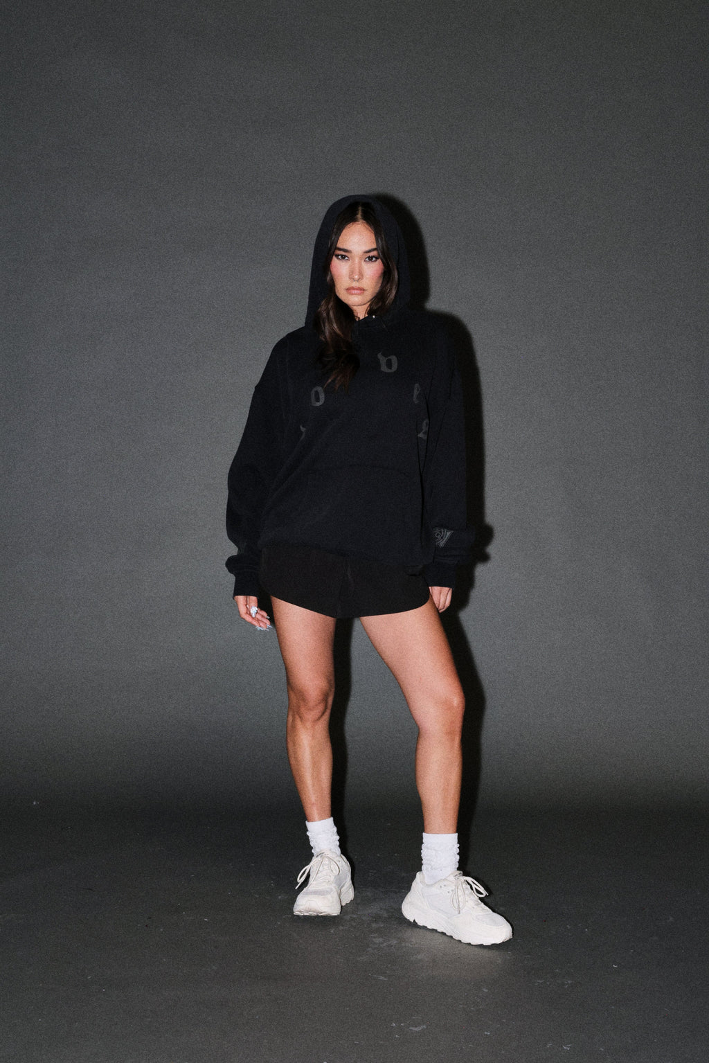 Scorpion Fire Pierce Hoodie in Black — imagem 11