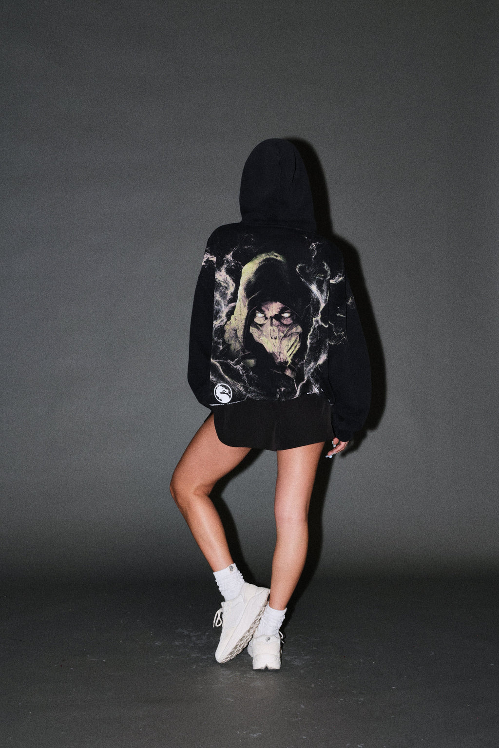 Scorpion Fire Pierce Hoodie in Black — imagem 12