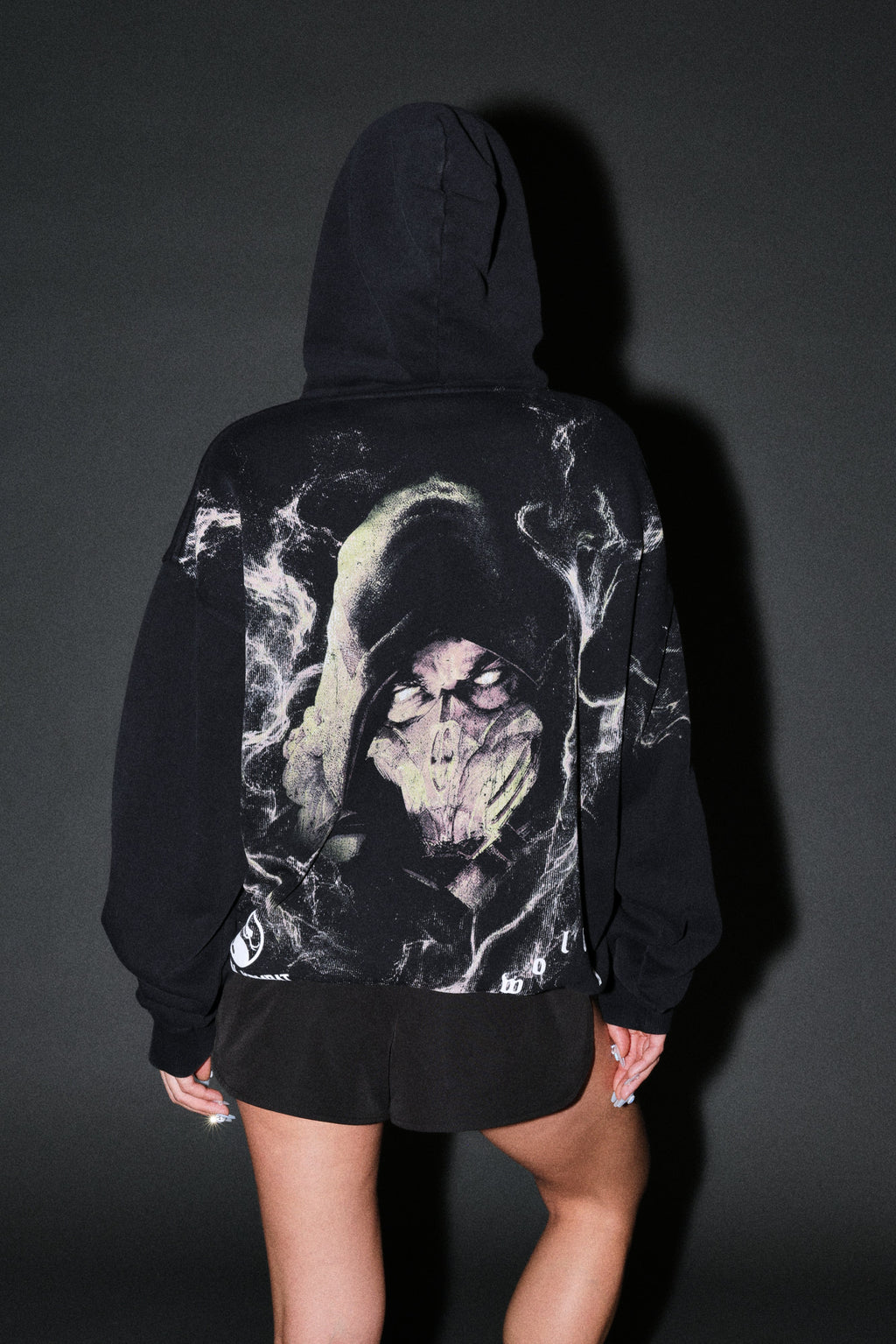 Scorpion Fire Pierce Hoodie in Black — imagem 10