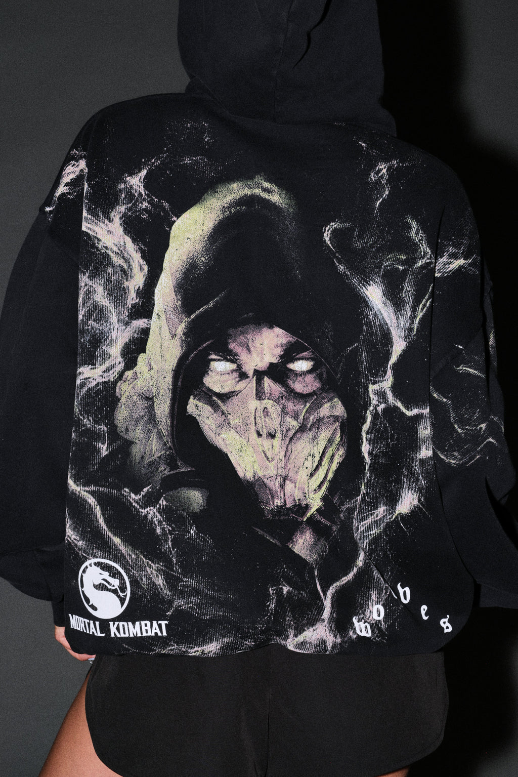 Scorpion Fire Pierce Hoodie in Black — imagem 14
