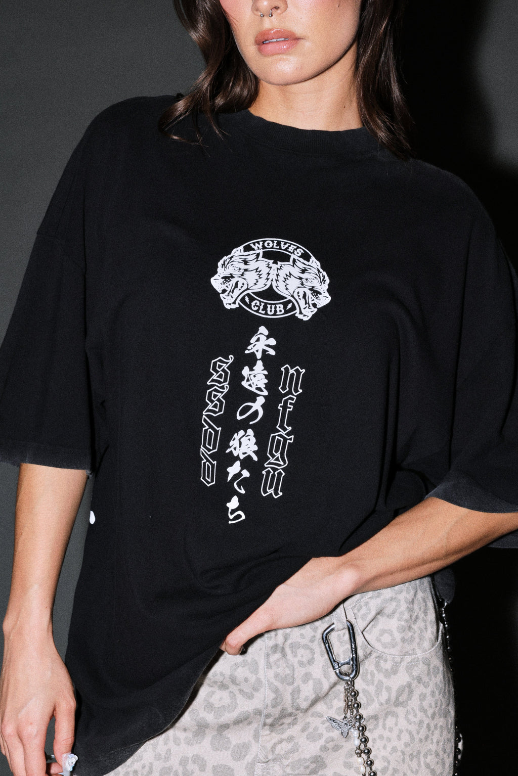 Kazoku Okami Premium Oversized Tee in Black — imagem 13