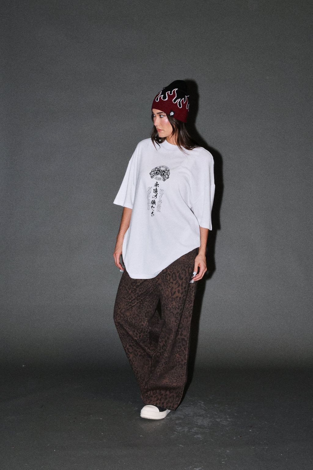 Kazoku Okami Premium Oversized Tee in White — imagem 11