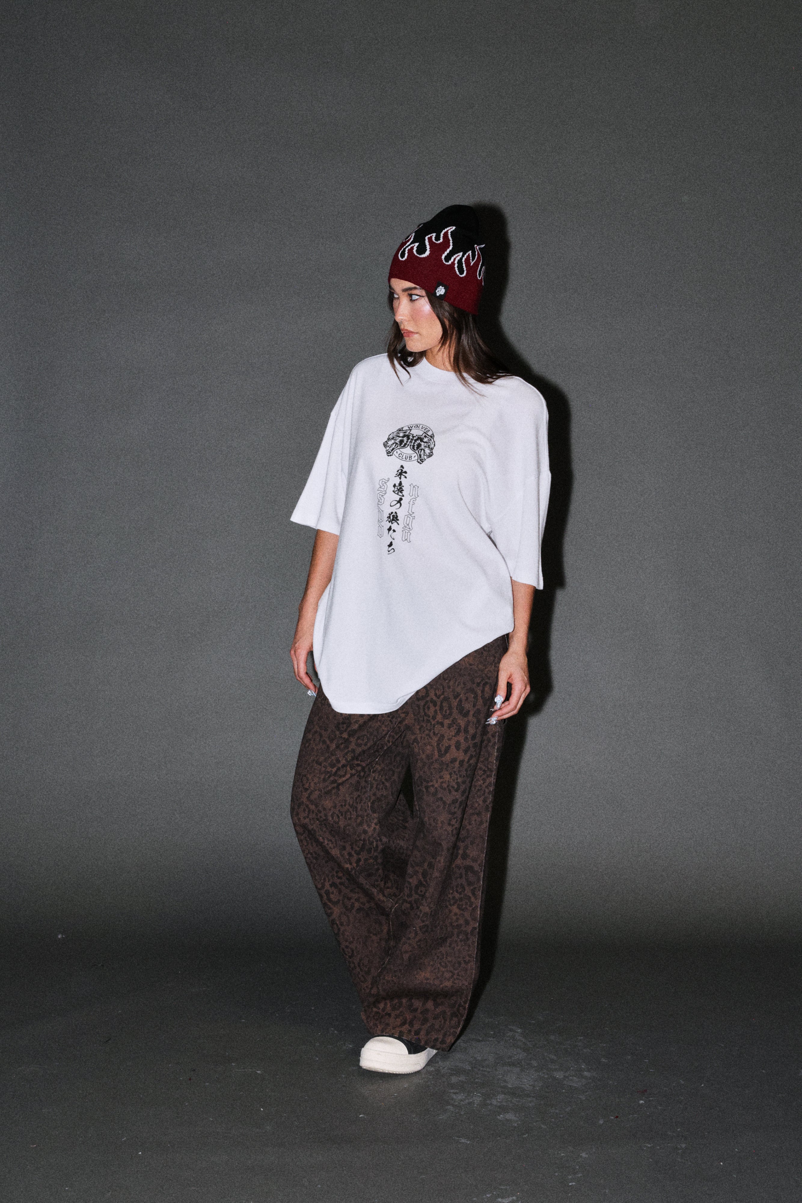 Kazoku Okami Premium Oversized Tee in White — imagem 11