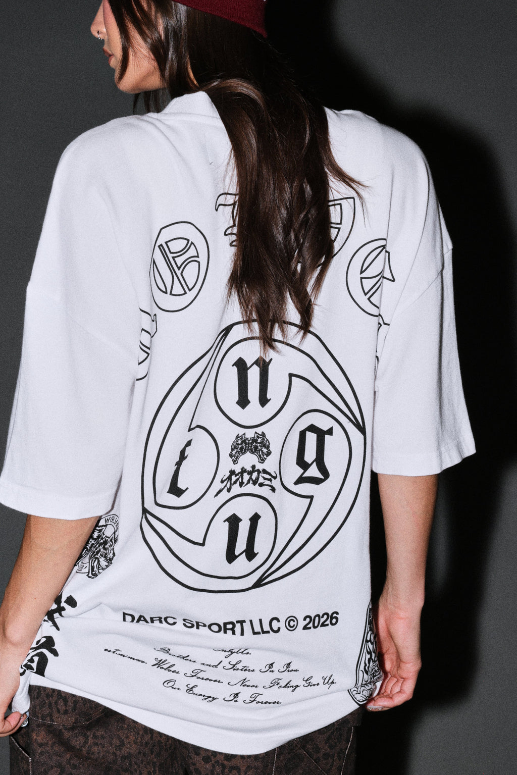 Kazoku Okami Premium Oversized Tee in White — imagem 10