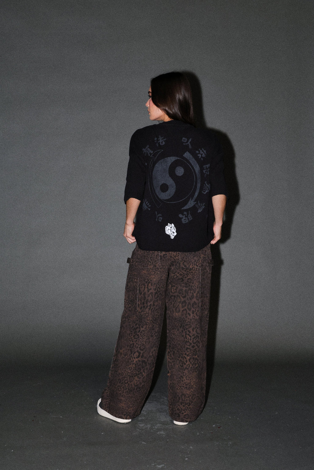 Bruce Lee Forever Distressed Grunge Box Cut Tee V2 in Black — imagem 12
