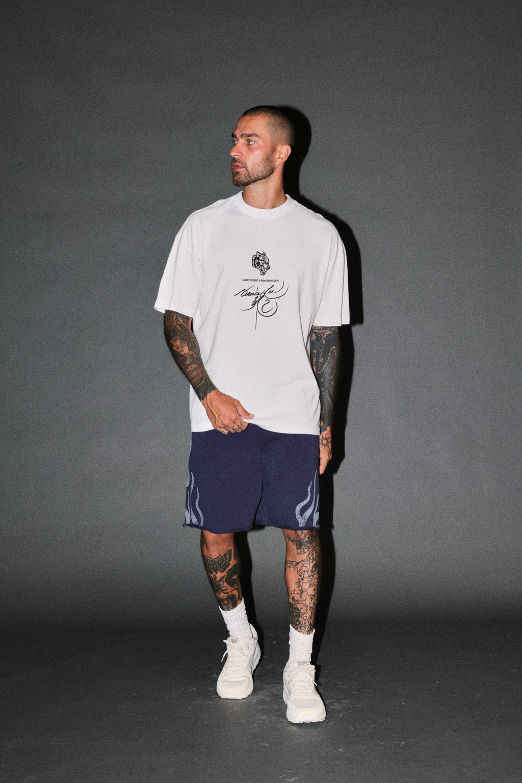 Bruce Lee Flame Premium Oversized Tee in White — imagem 5