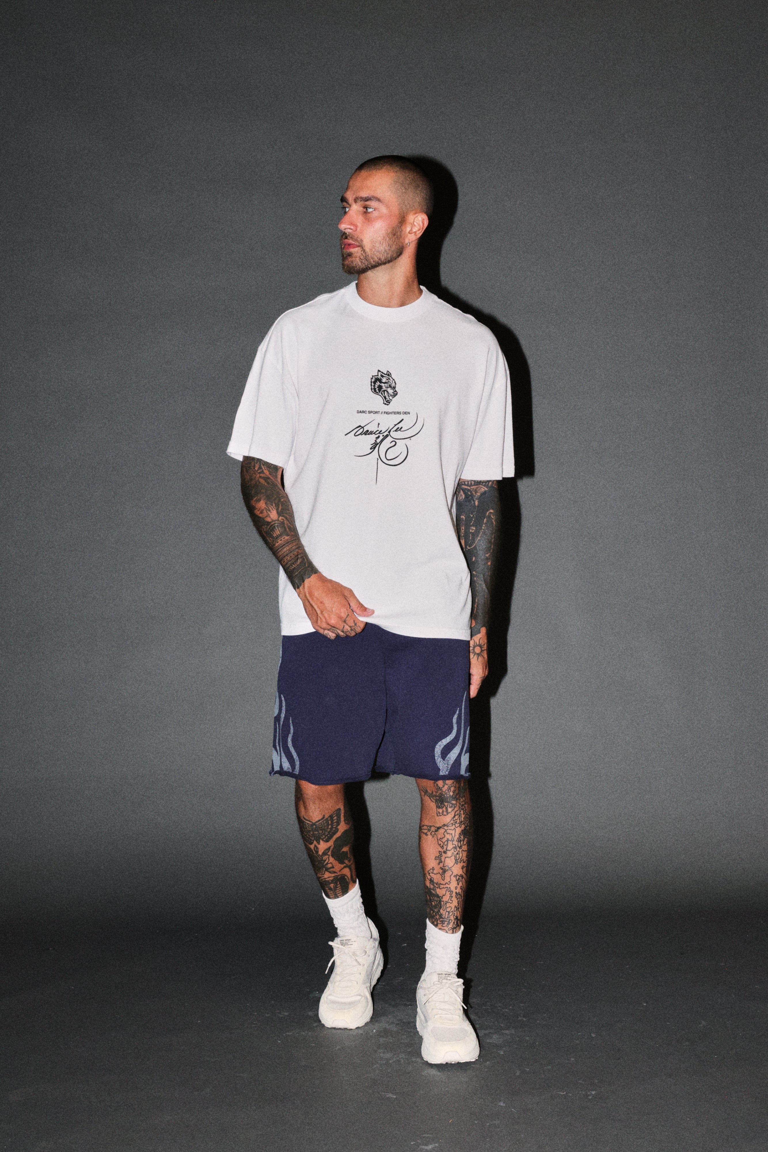Bruce Lee Flame Premium Oversized Tee in White — imagem 5