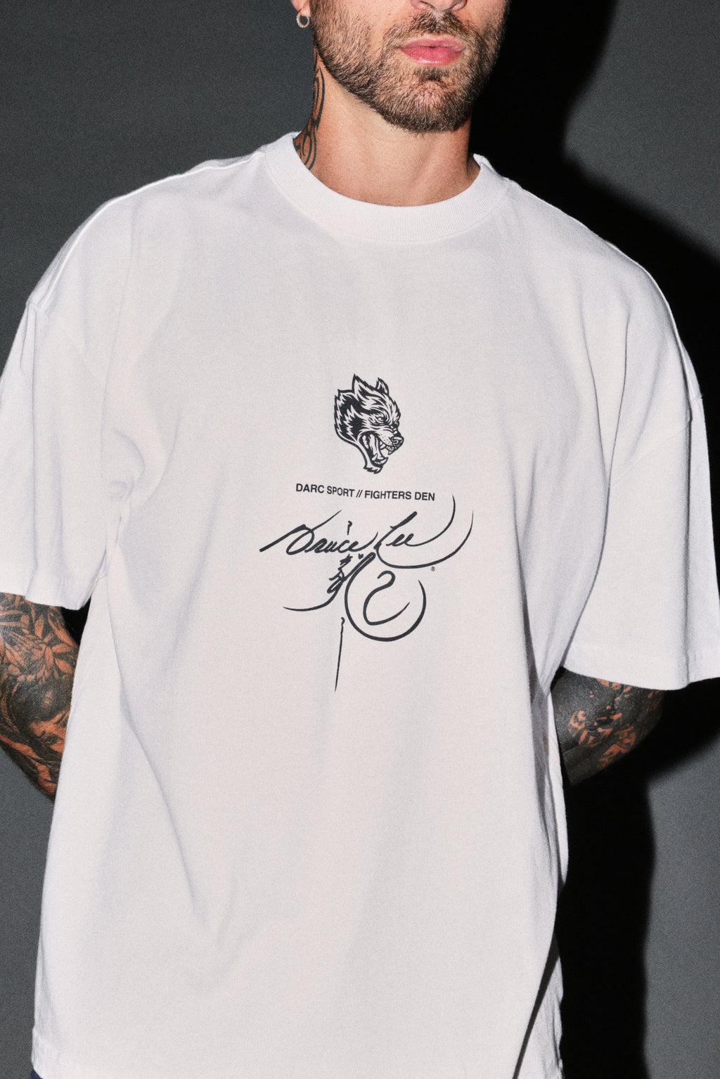 Bruce Lee Flame Premium Oversized Tee in White — imagem 7