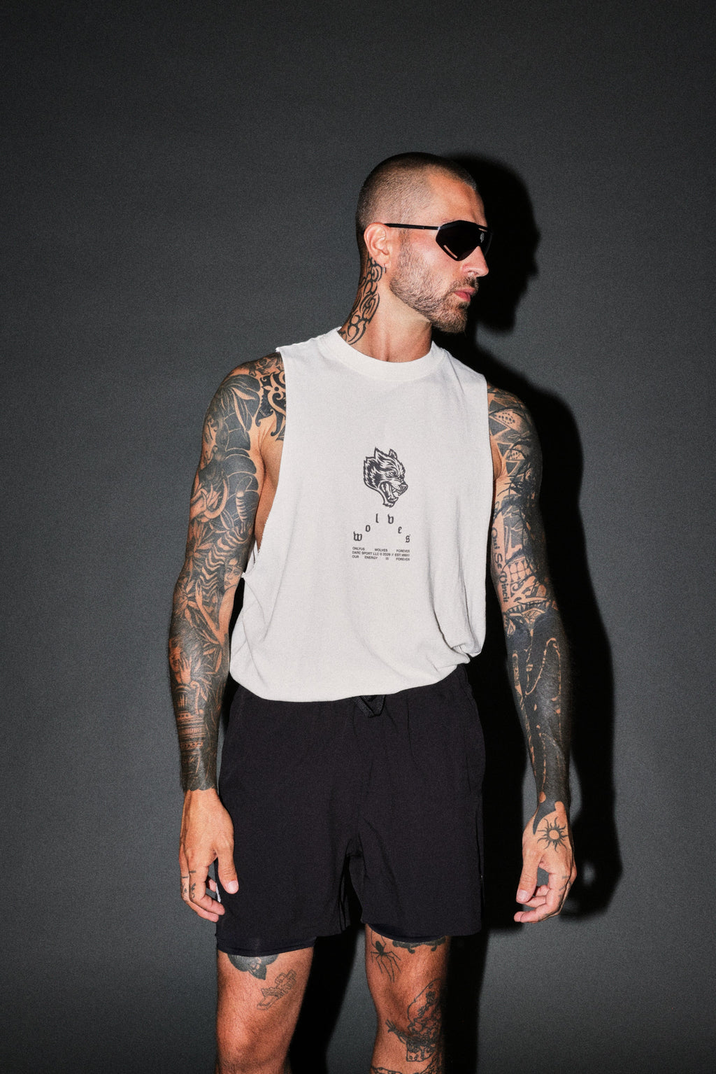Half Mask Tommy Muscle Tee in Cream — imagem 2