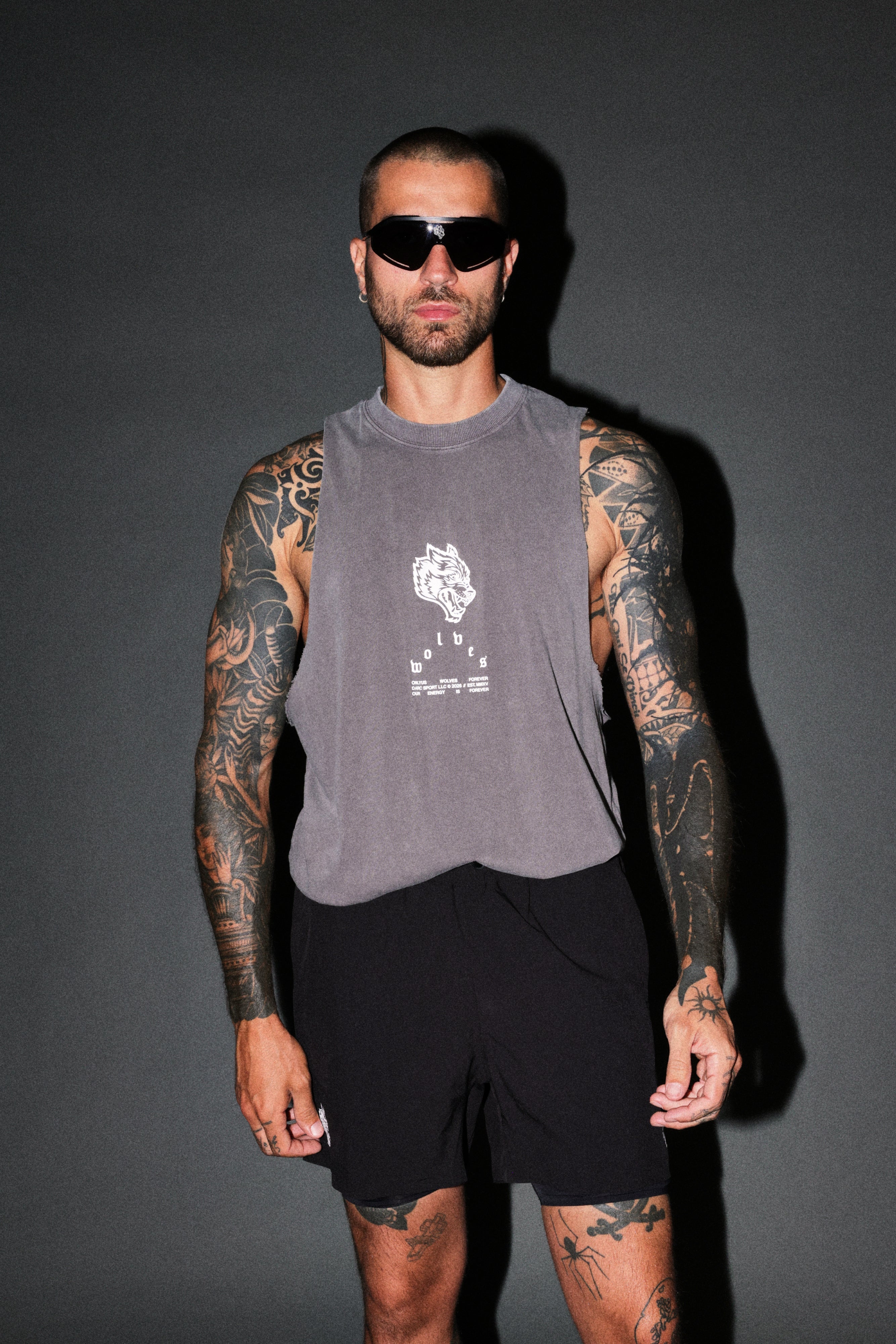 Half Mask Tommy Muscle Tee in Slate Gray — imagem 2