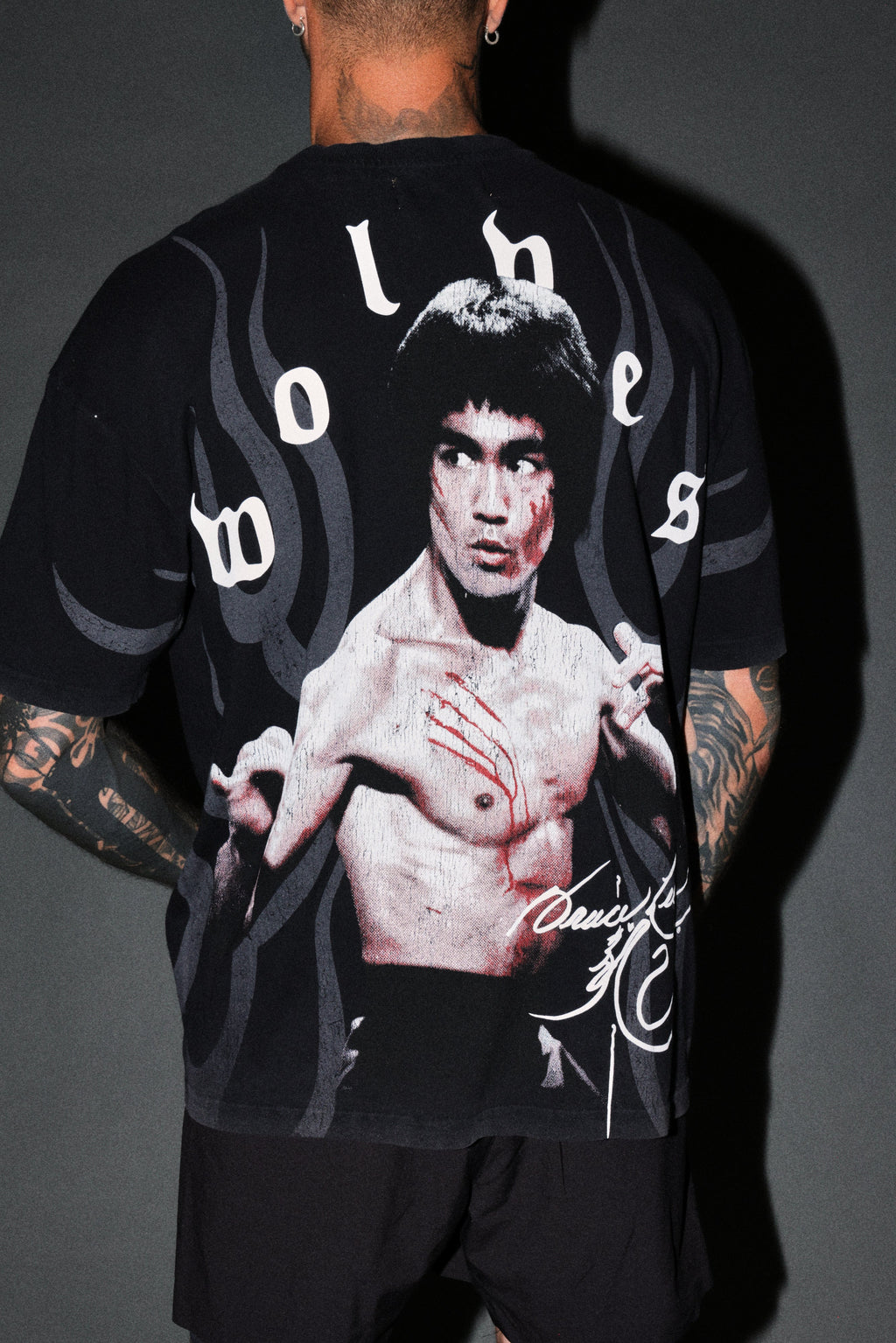 Bruce Lee Flame Premium Oversized Tee in Black — imagem 8