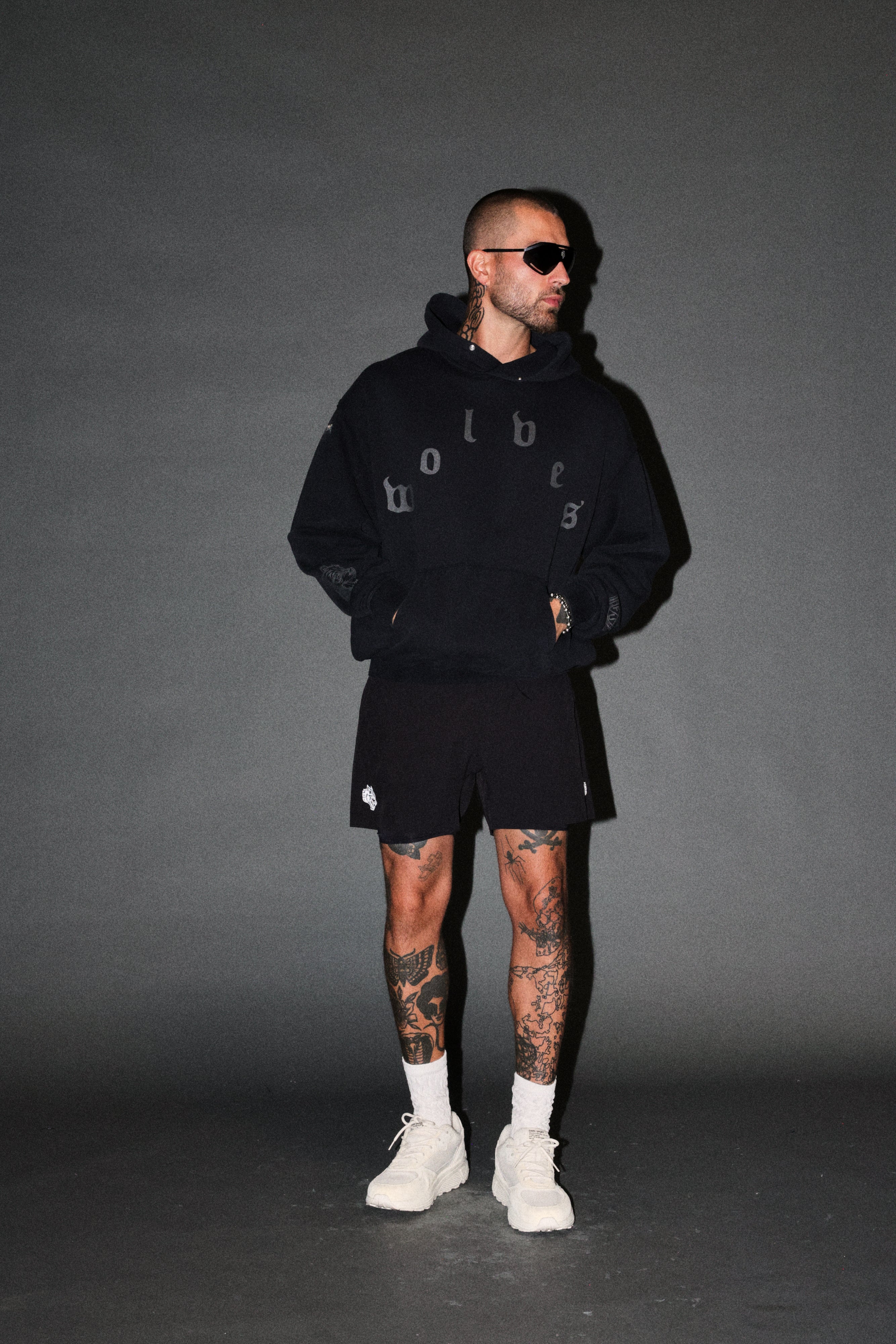 Scorpion Fire Pierce Hoodie in Black — imagem 5