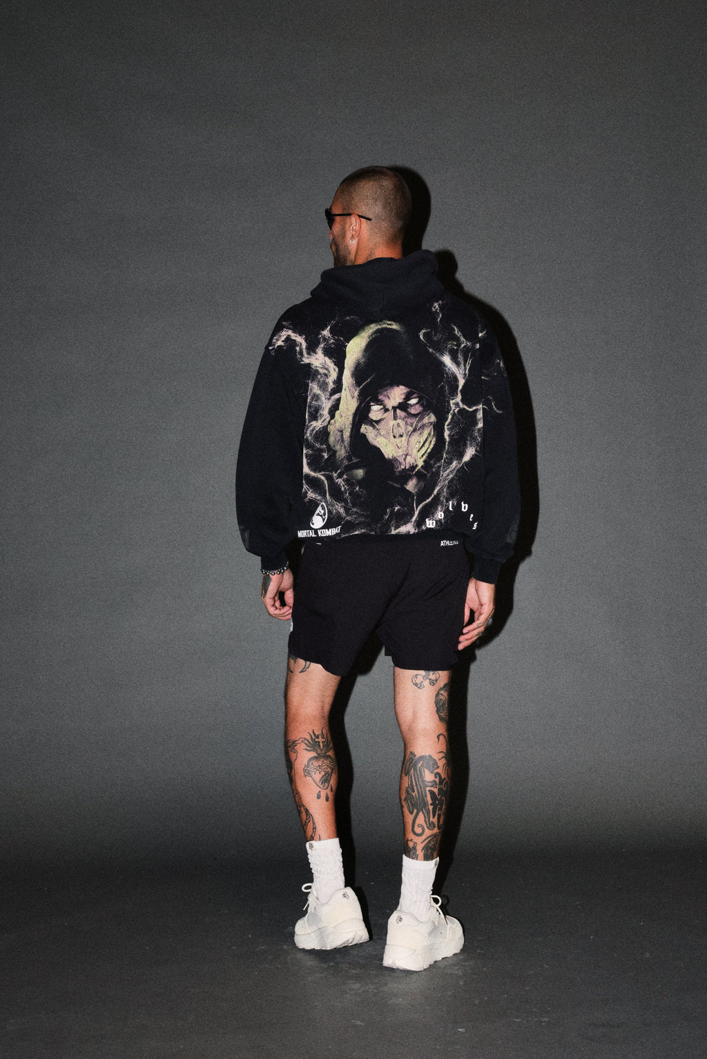 Scorpion Fire Pierce Hoodie in Black — imagem 6