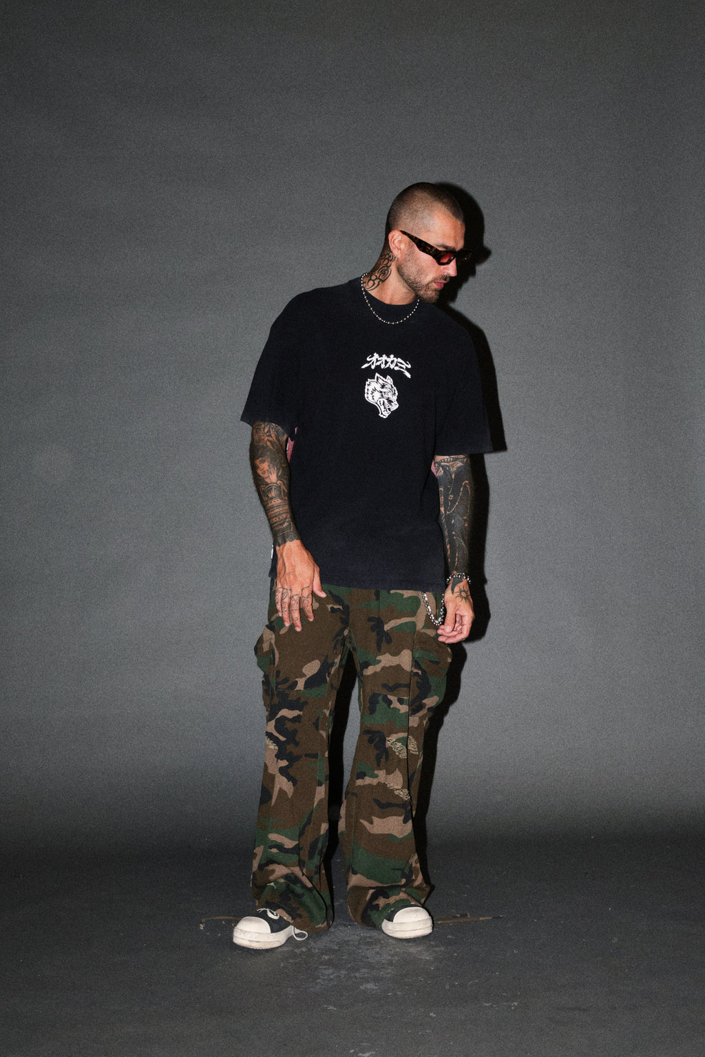 Our Code Premium Oversized Tee in Black — imagem 5