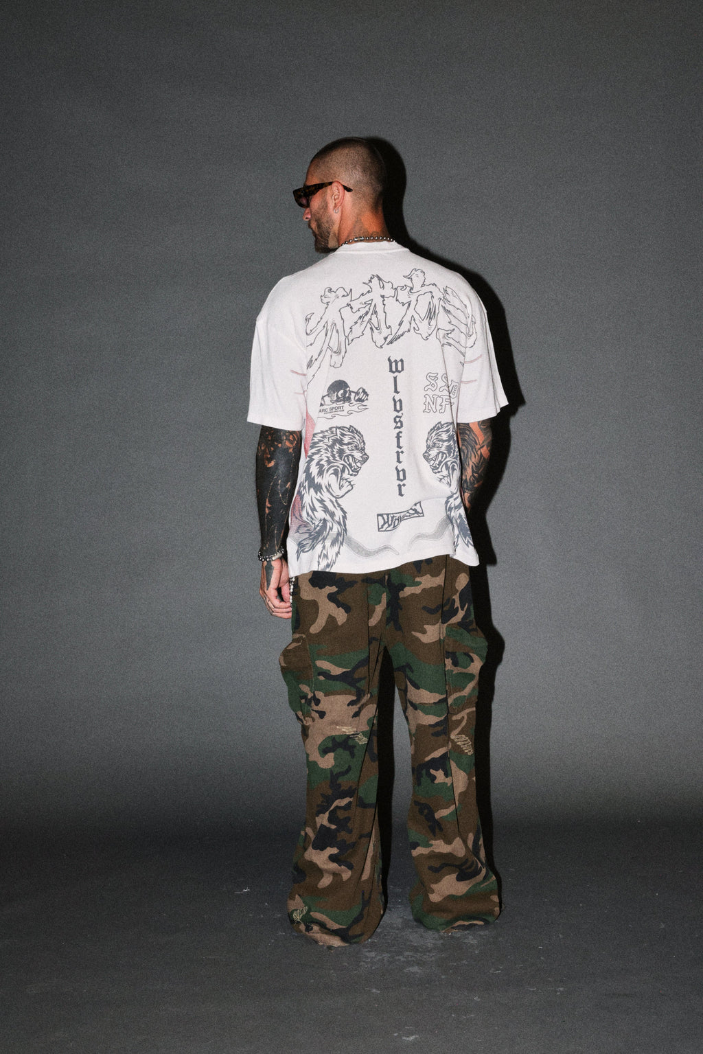 Our Code Premium Oversized Tee in White — imagem 6
