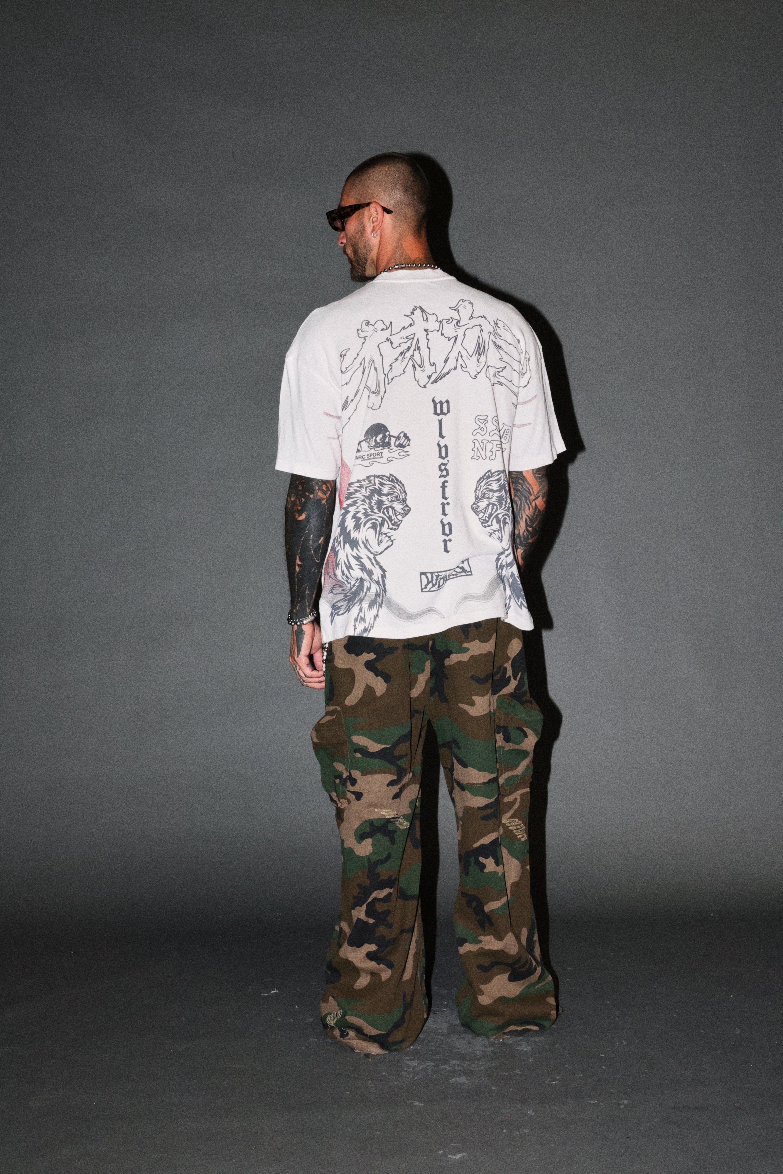 Our Code Premium Oversized Tee in White — imagem 6