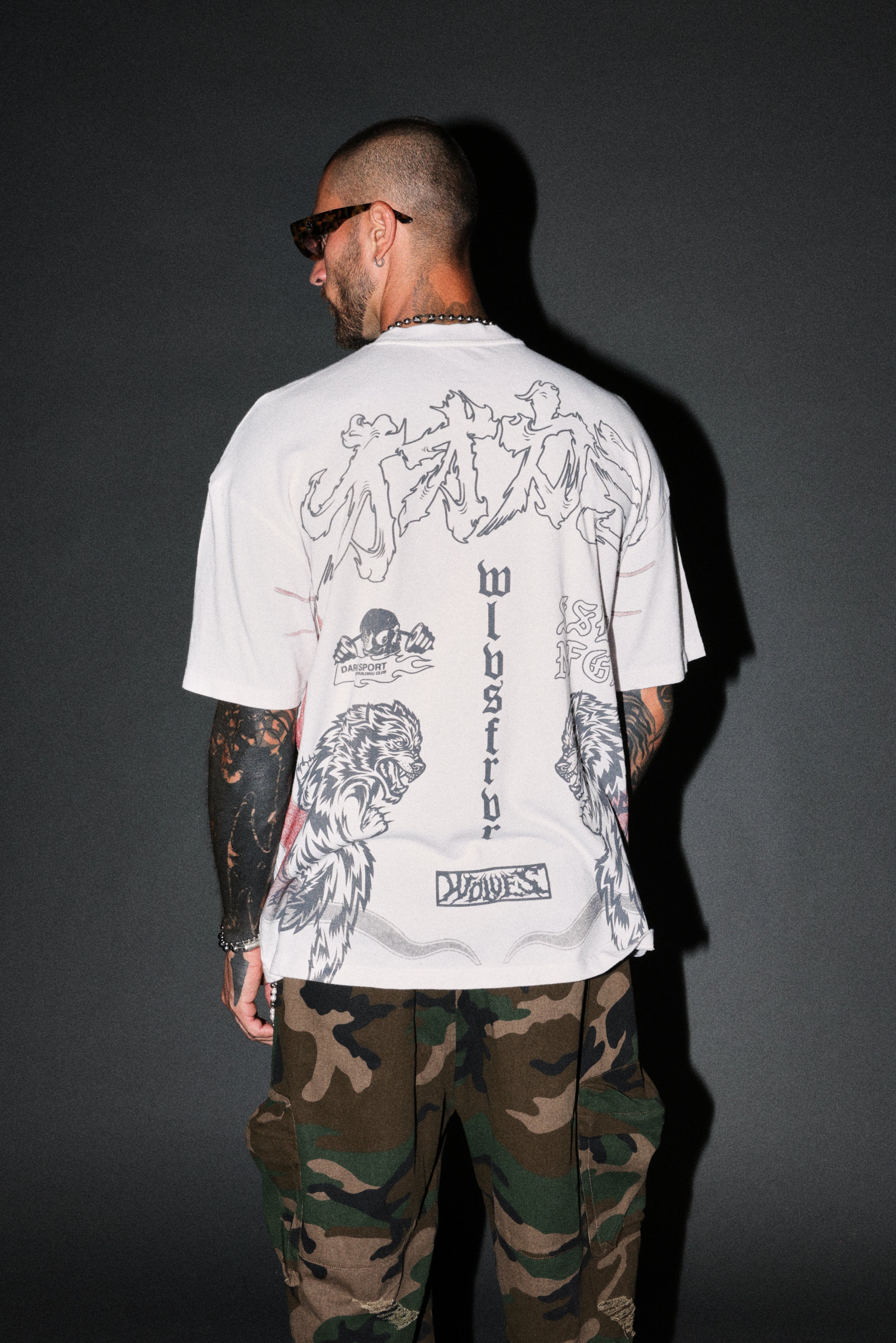 Our Code Premium Oversized Tee in White — imagem 4