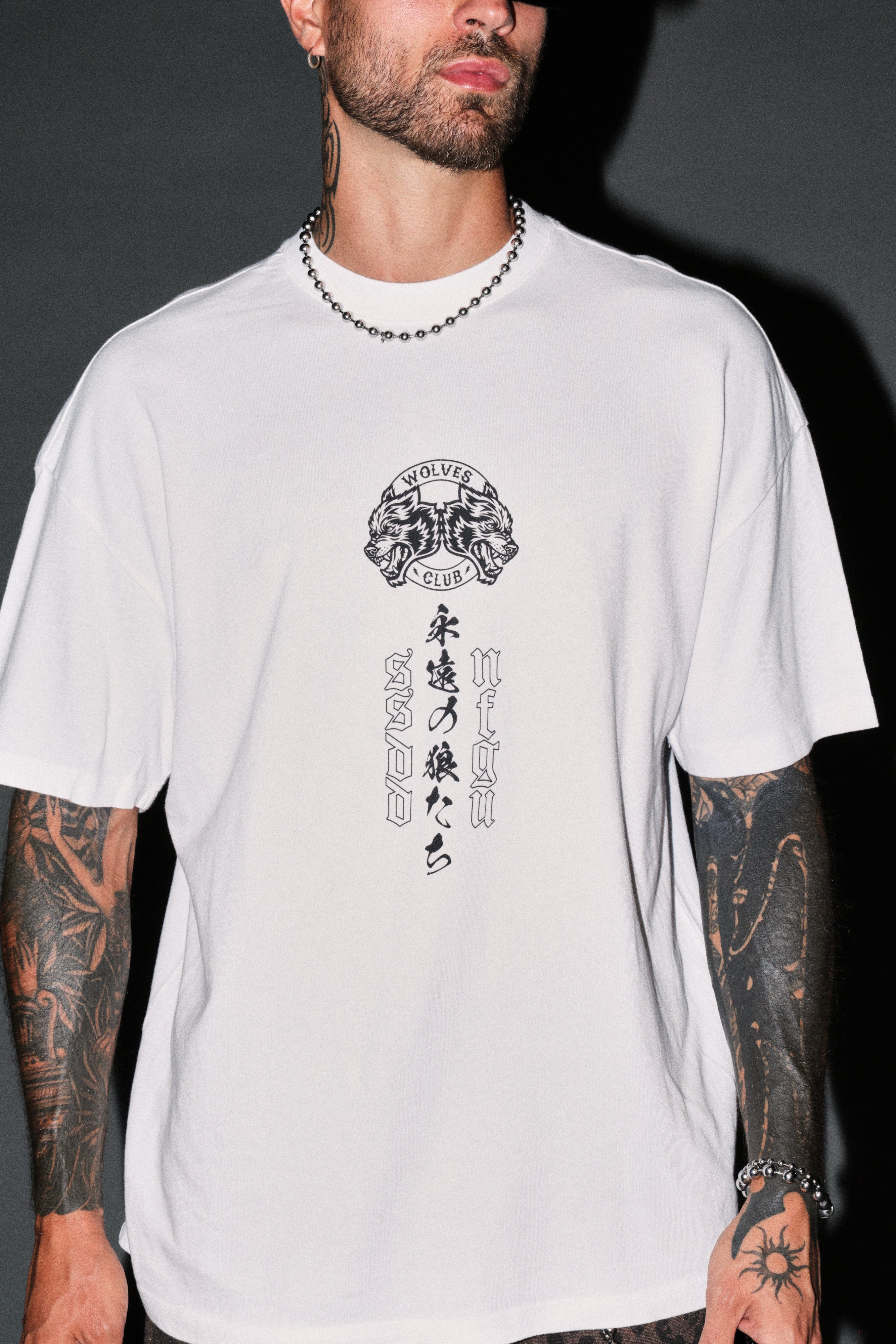Kazoku Okami Premium Oversized Tee in White — imagem 7