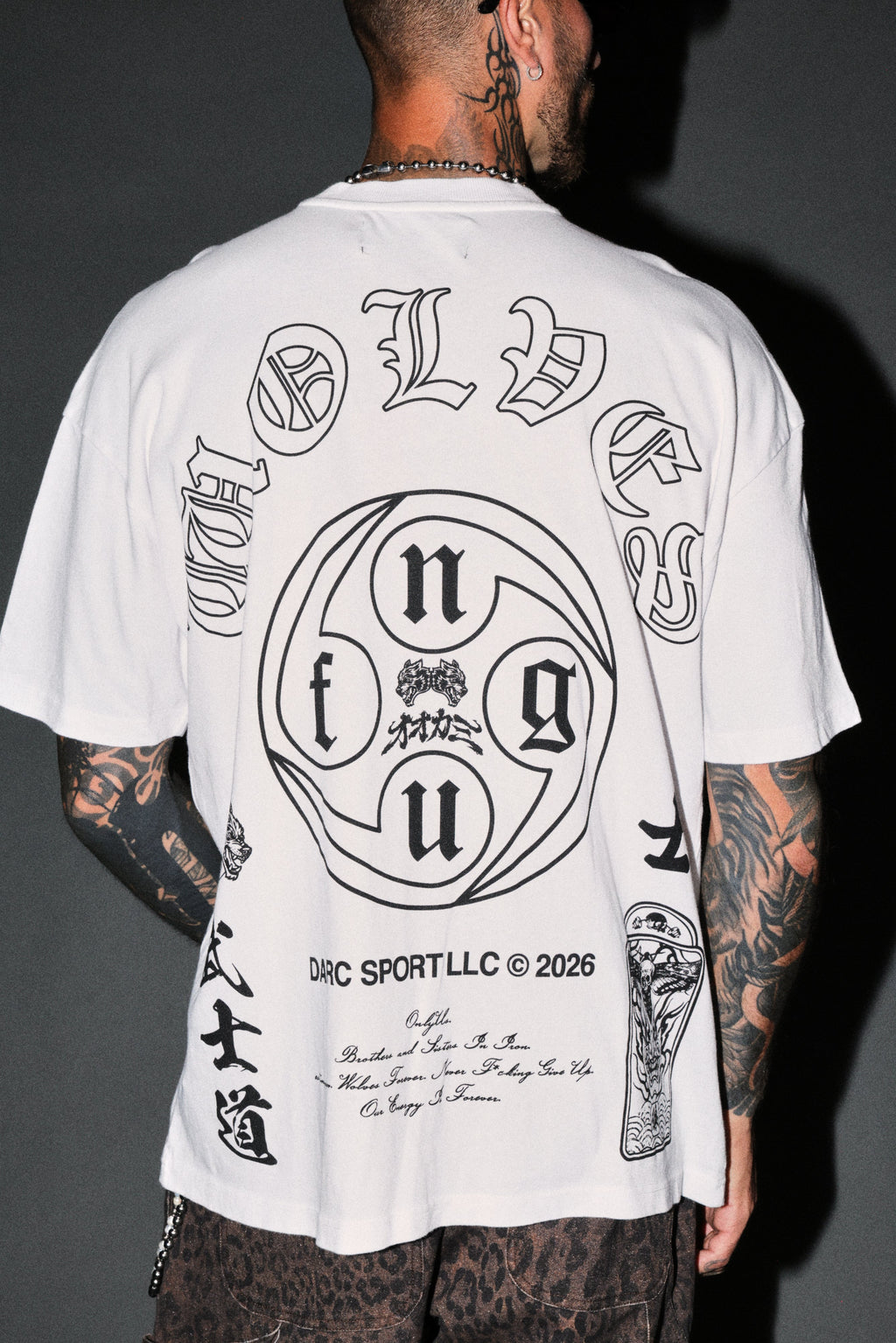 Kazoku Okami Premium Oversized Tee in White — imagem 8