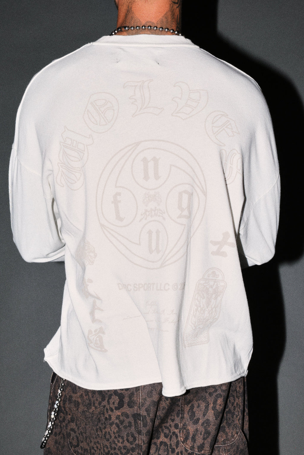 Kazoku Okami Premium Box Cut Ls Tee in Cream — imagem 4