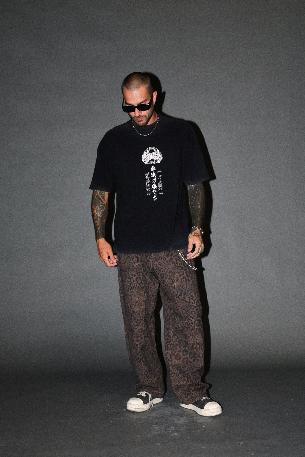 Kazoku Okami Premium Oversized Tee in Black — imagem 5