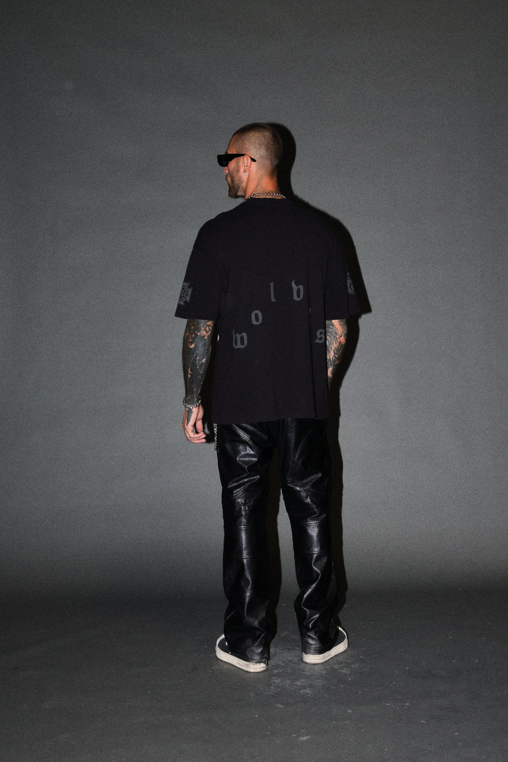 Scorpion Fire Premium Oversized Tee in Black — imagem 6