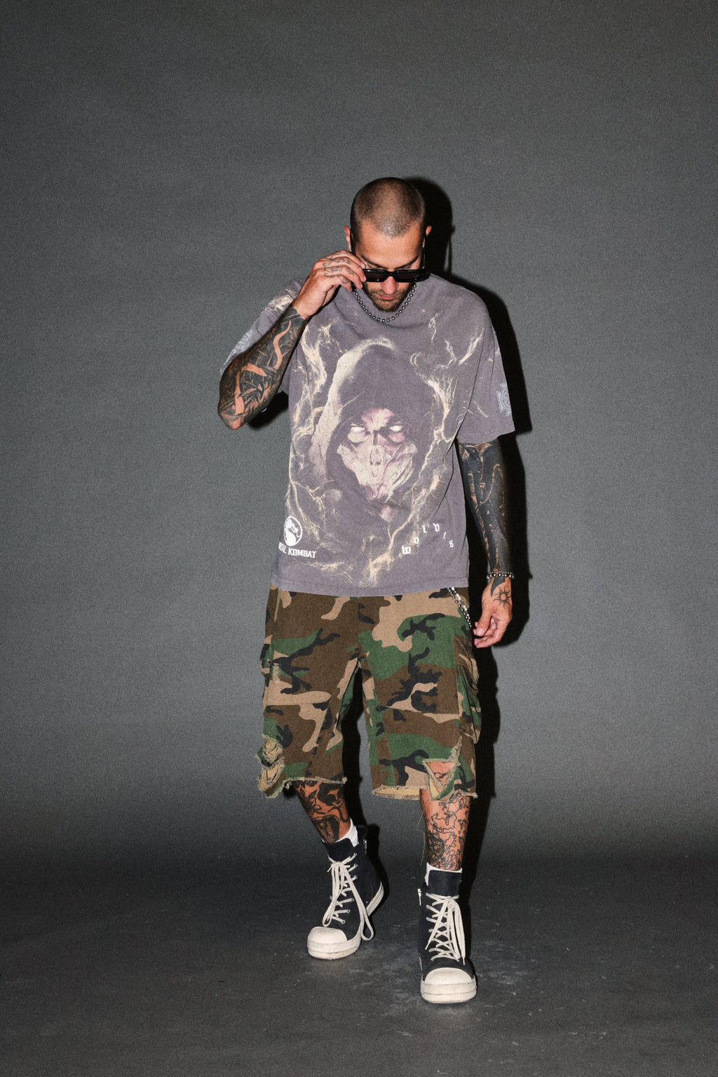 Scorpion Fire Premium Oversized Tee in Slate Gray — imagem 5