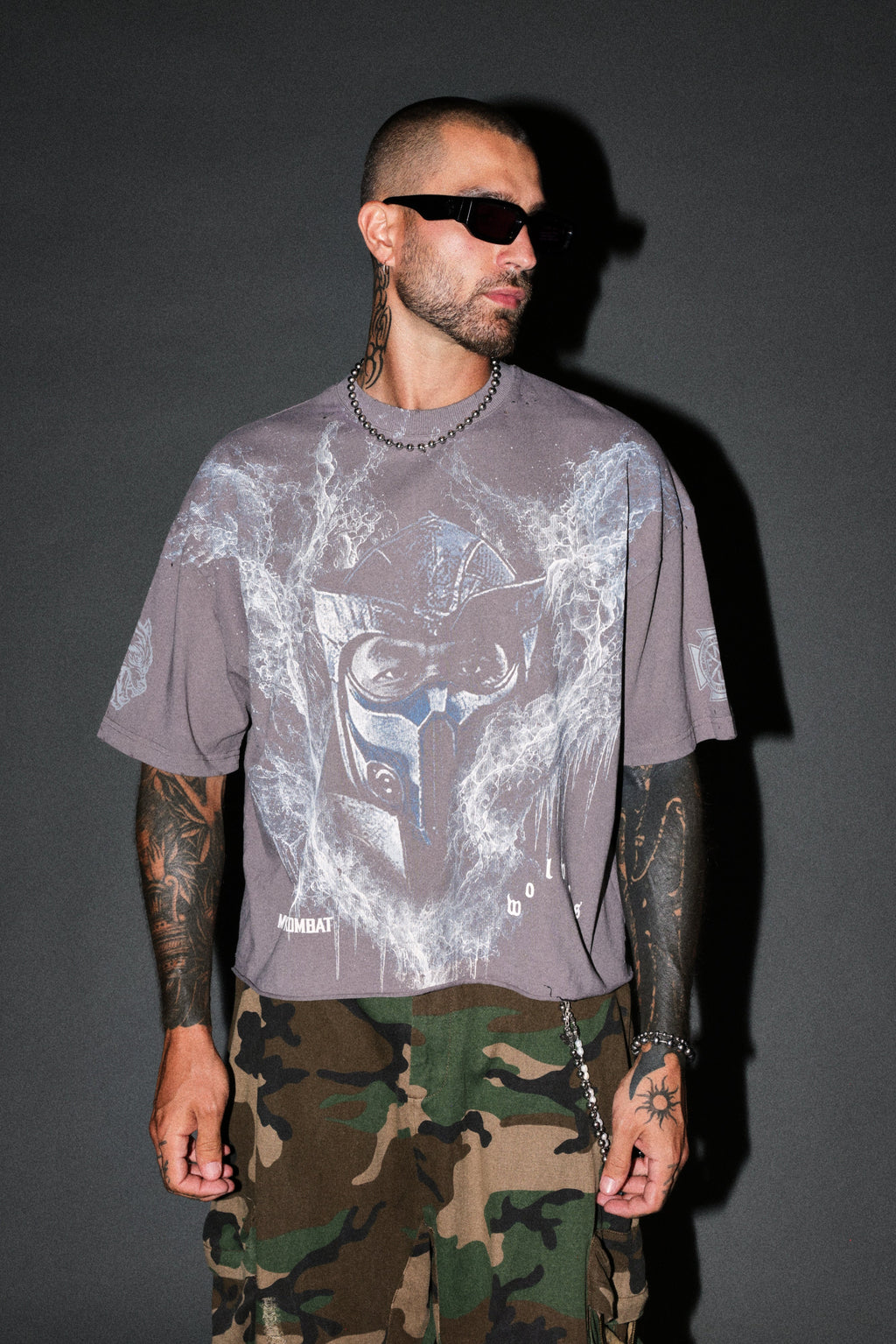 Sub-Zero Distressed Grunge Box Cut Tee V2 in Slate Gray — imagem 4