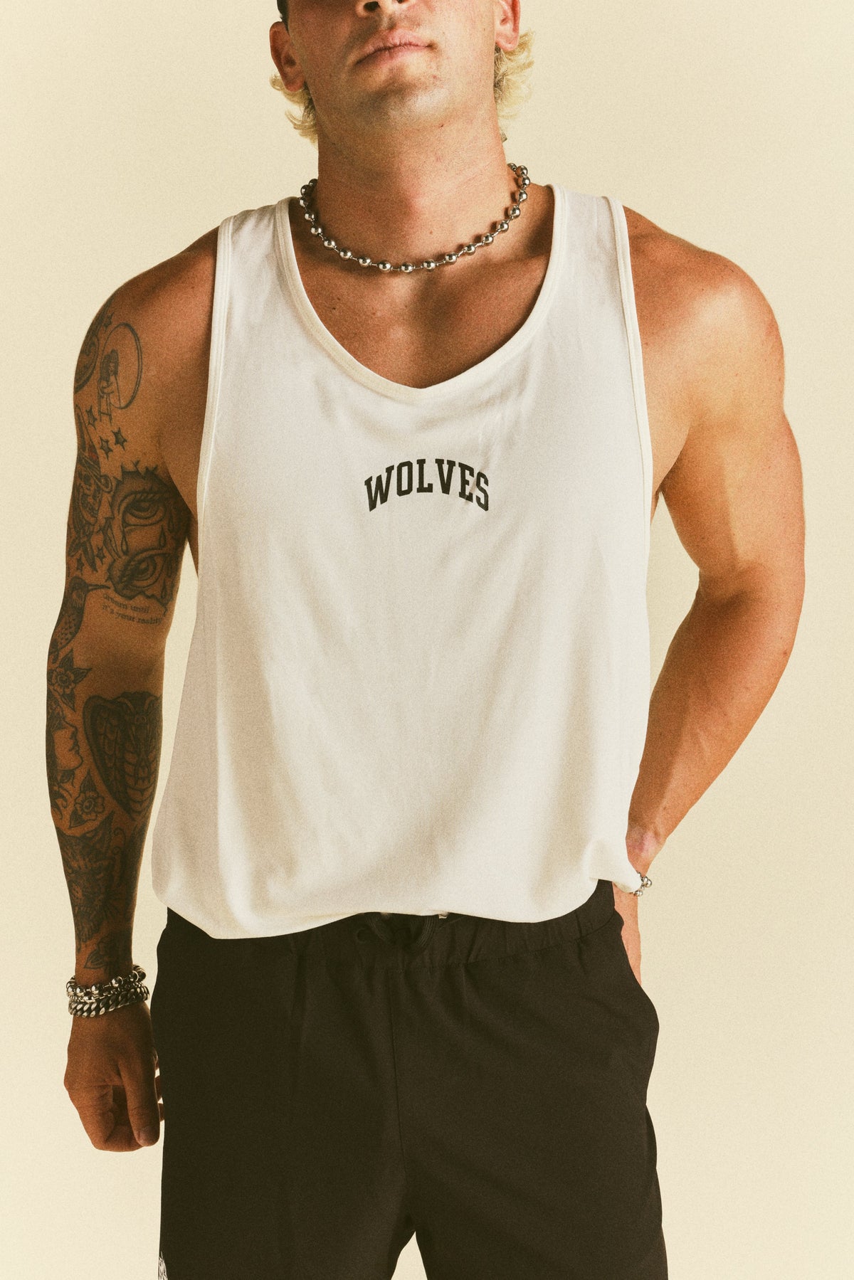 Loyalty Forever "Dry Wolf" Drop Tank in Cream — imagem 5