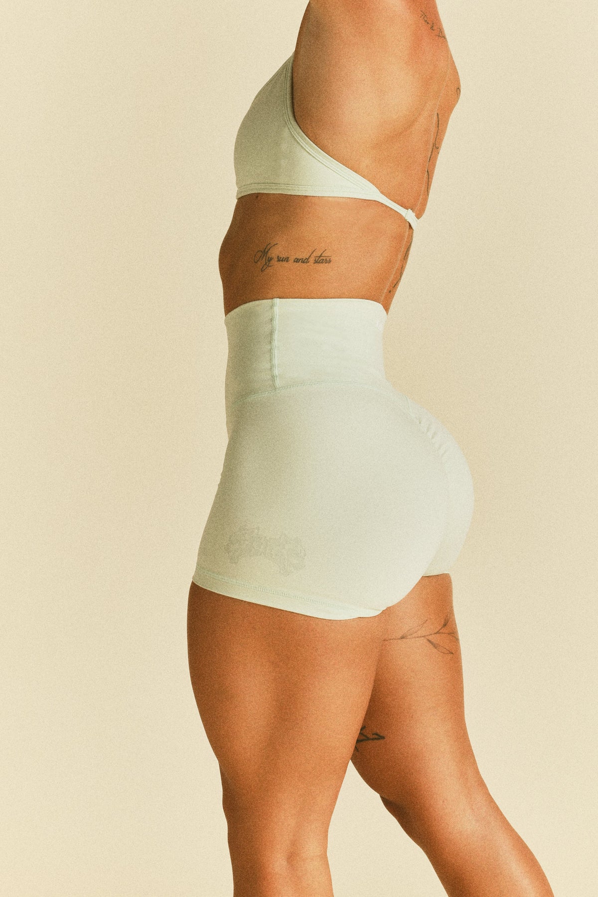 IYKYK Wolves "Emma" Energy Shorts in Honeydew — imagem principal