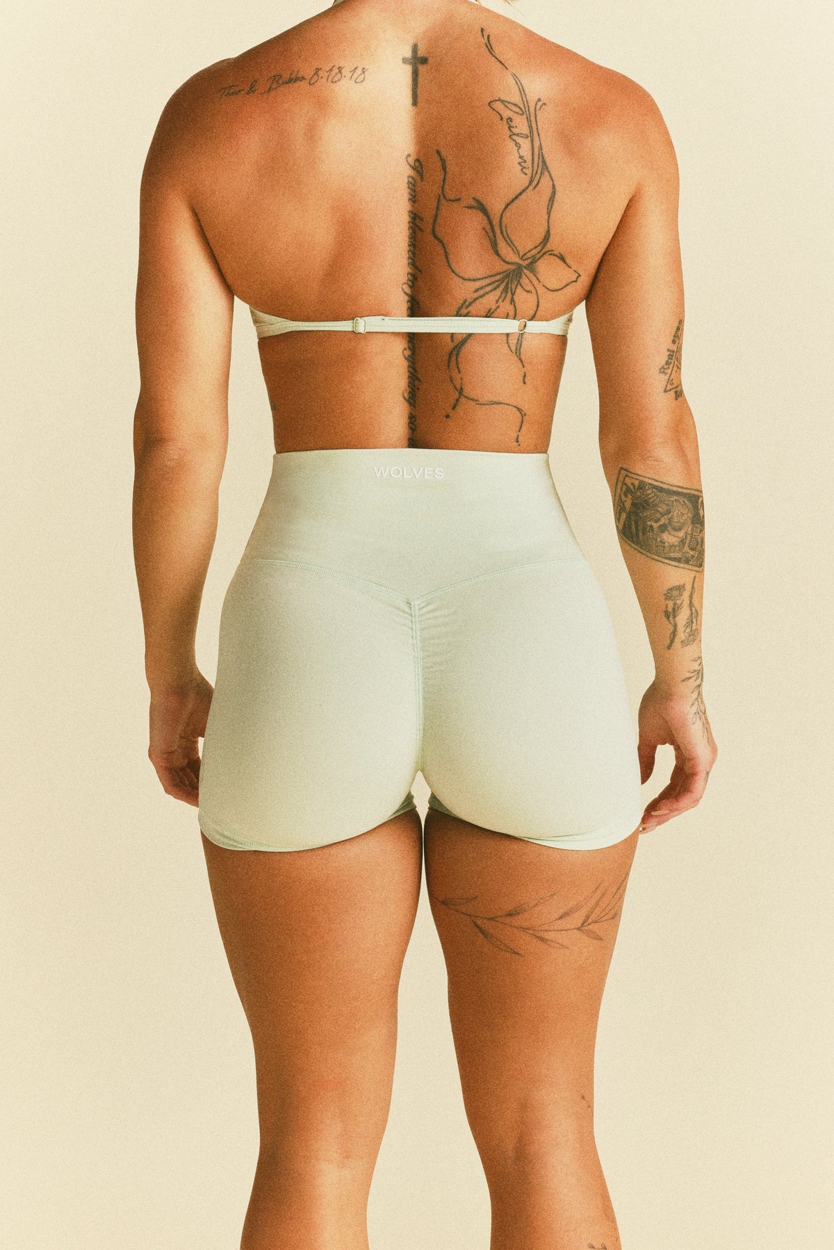 IYKYK Wolves "Emma" Energy Shorts in Honeydew — imagem 3