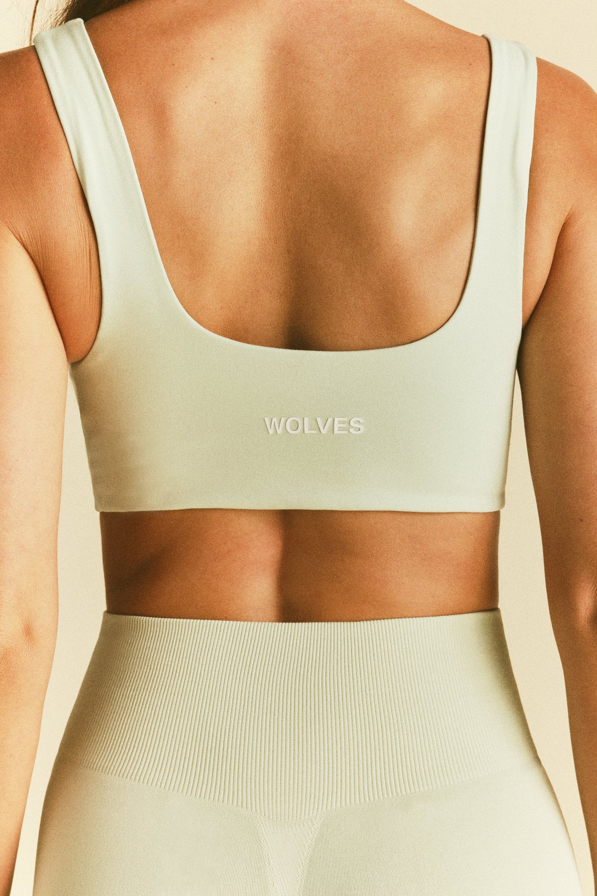 Forever Mark Twist Energy Bra in Honeydew — imagem 11