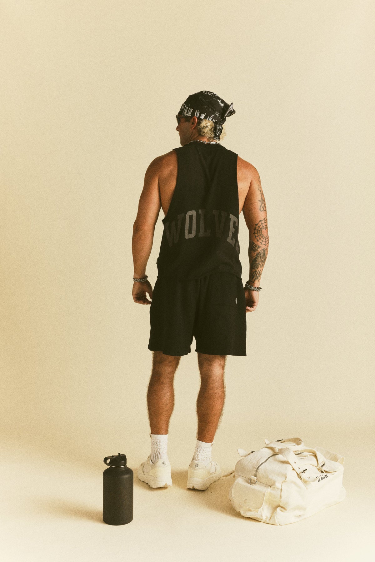 Dual Oversized Post Lounge Sweat Shorts in Black Sun Fade/Black — imagem 5