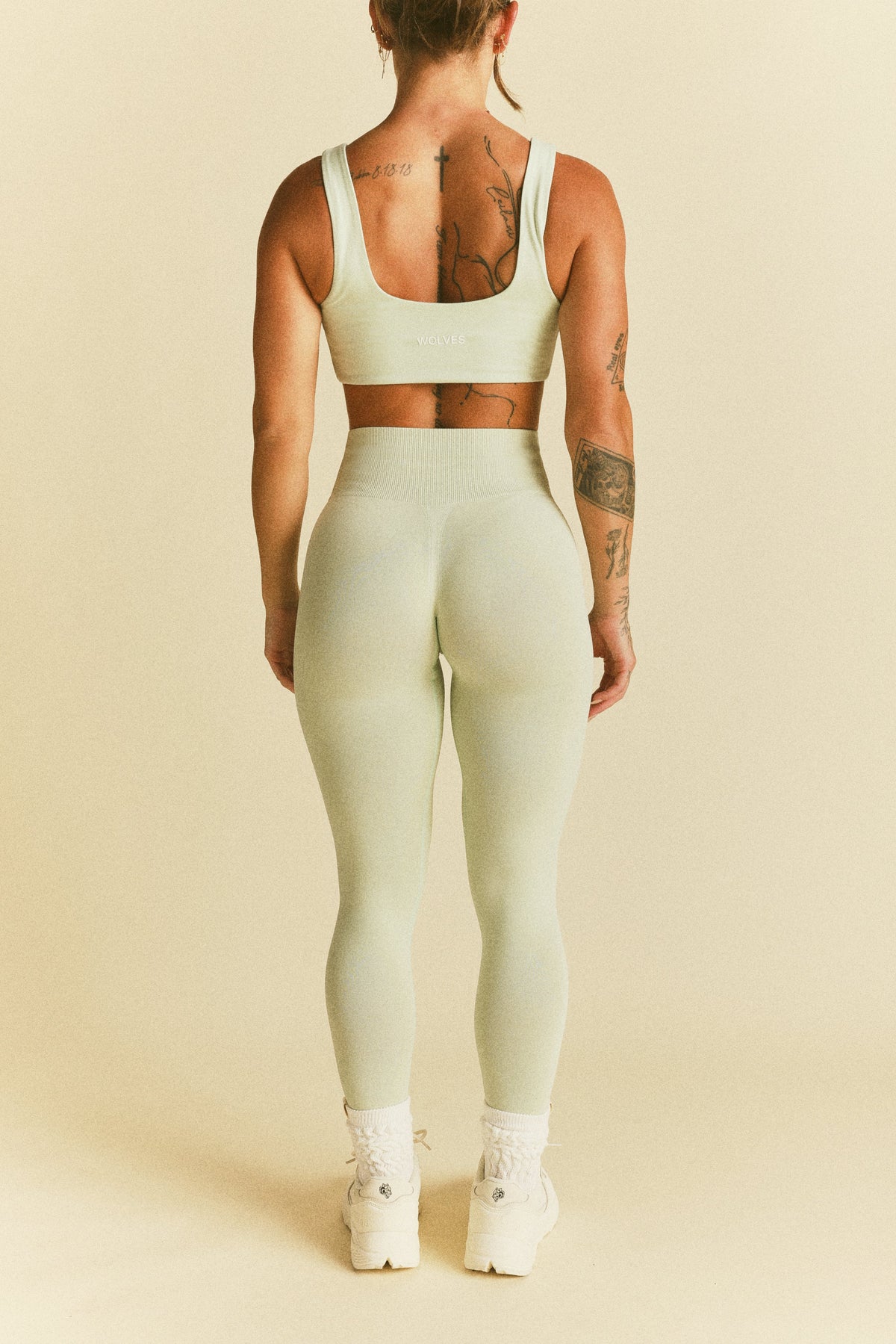 Forever Mark "Skylar" Soft Seamless Leggings in Honeydew — imagem 4