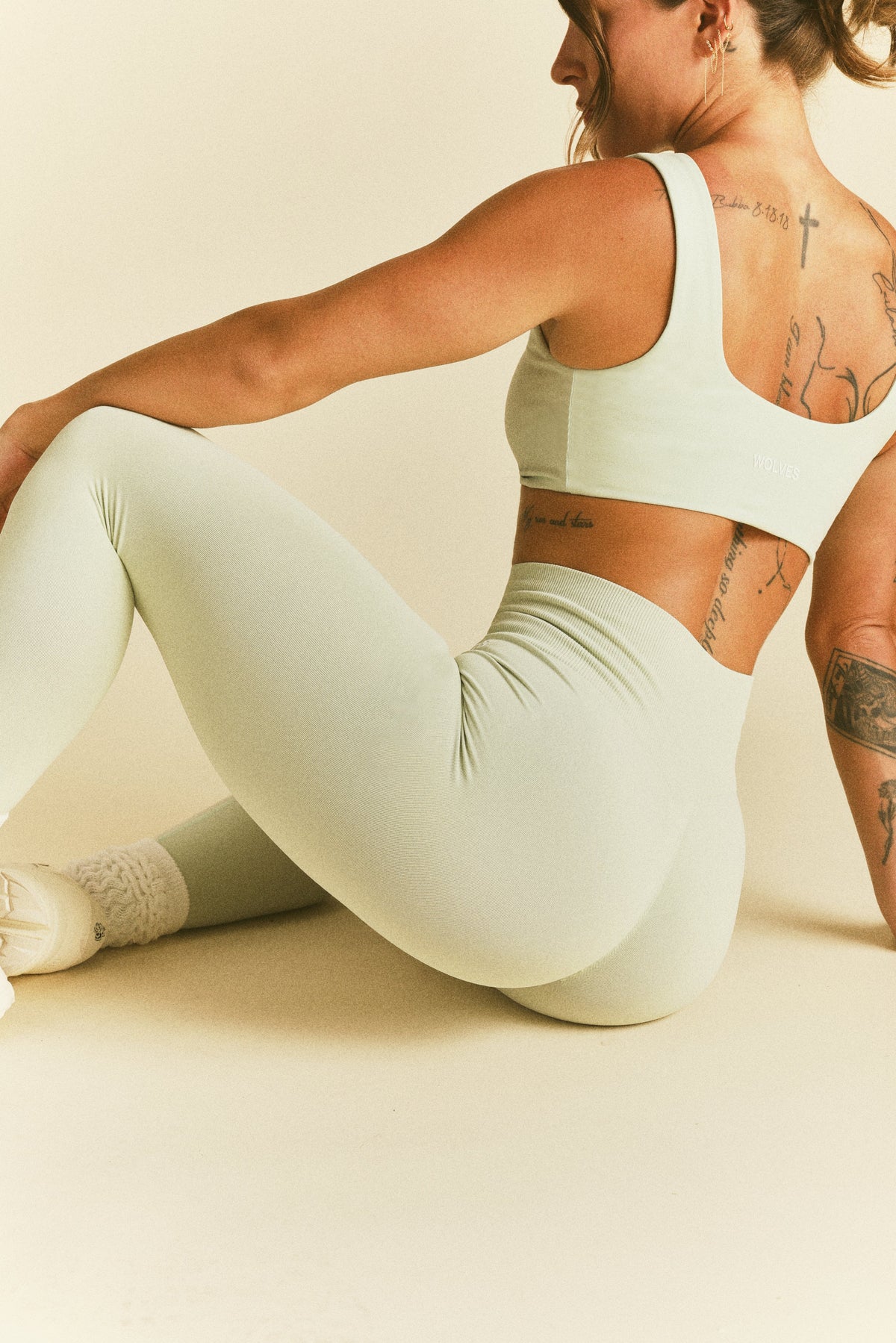 Forever Mark "Skylar" Soft Seamless Leggings in Honeydew — imagem 7