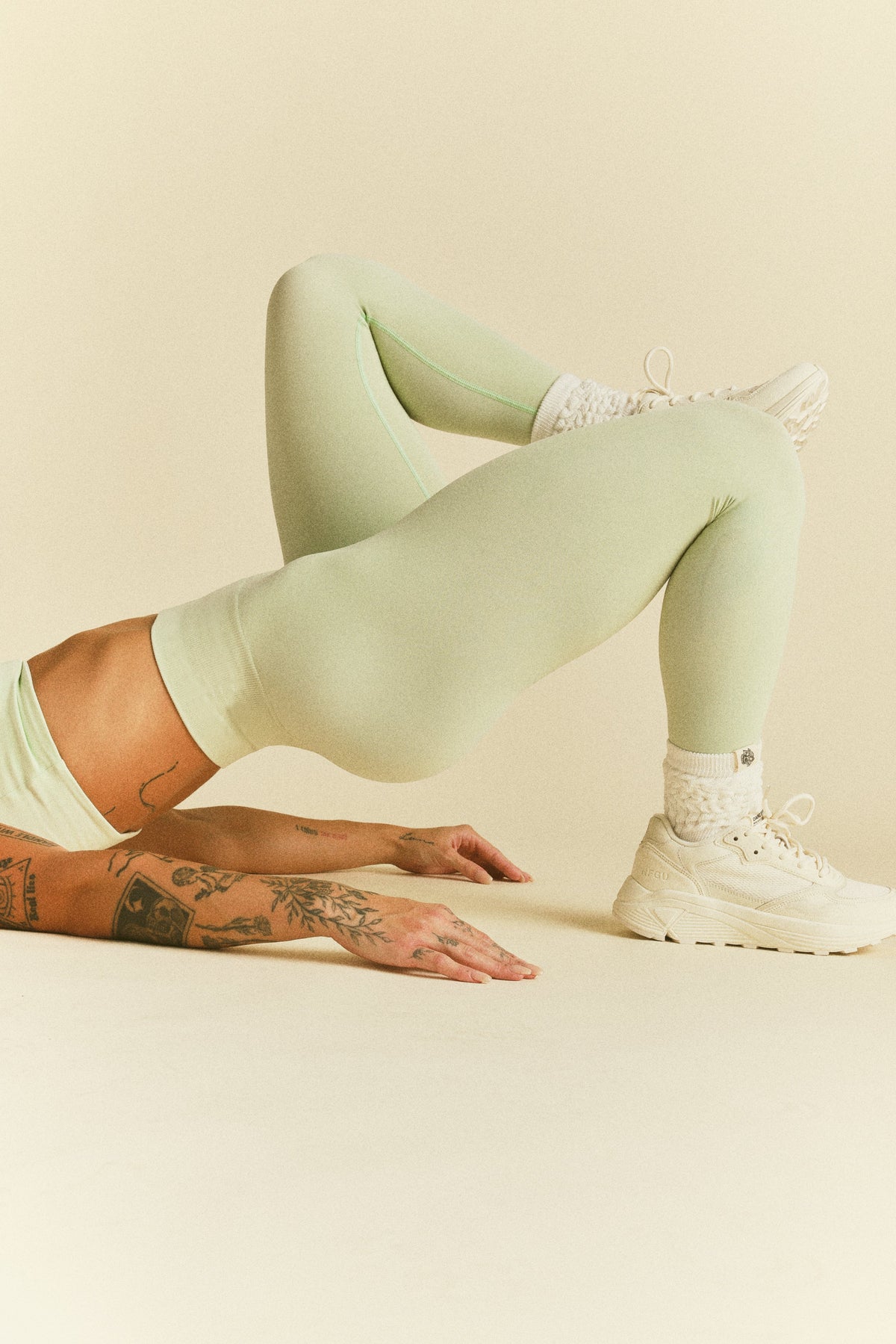 Forever Mark "Skylar" Soft Seamless Leggings in Honeydew — imagem principal
