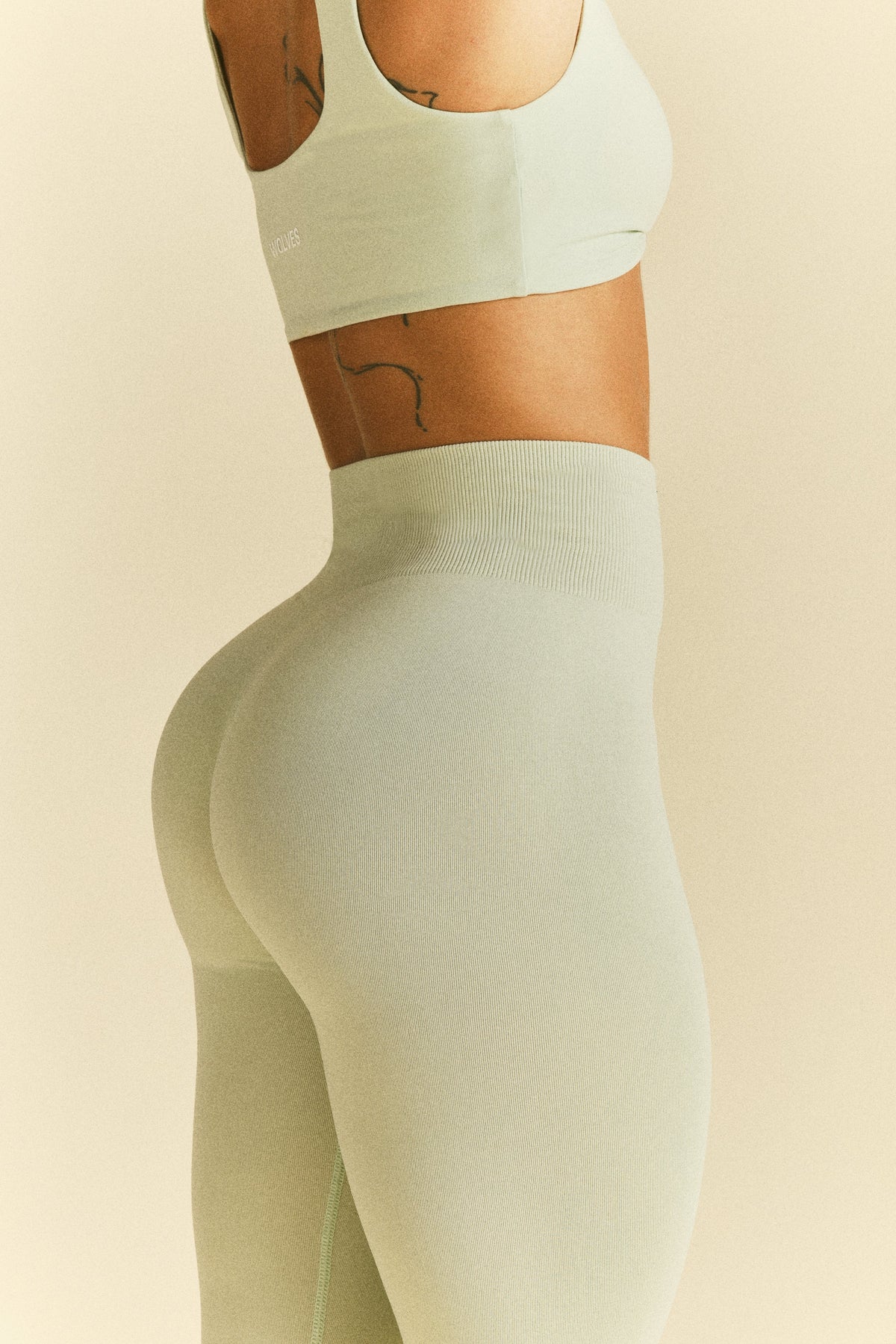 Forever Mark "Skylar" Soft Seamless Leggings in Honeydew — imagem 8