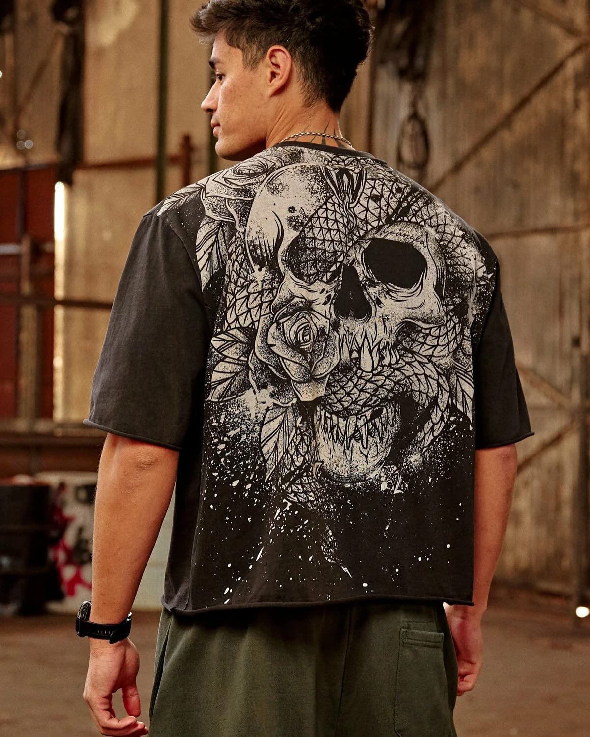 Camiseta Youngla VANDAL DISTRESSED OVERSIZED TEE