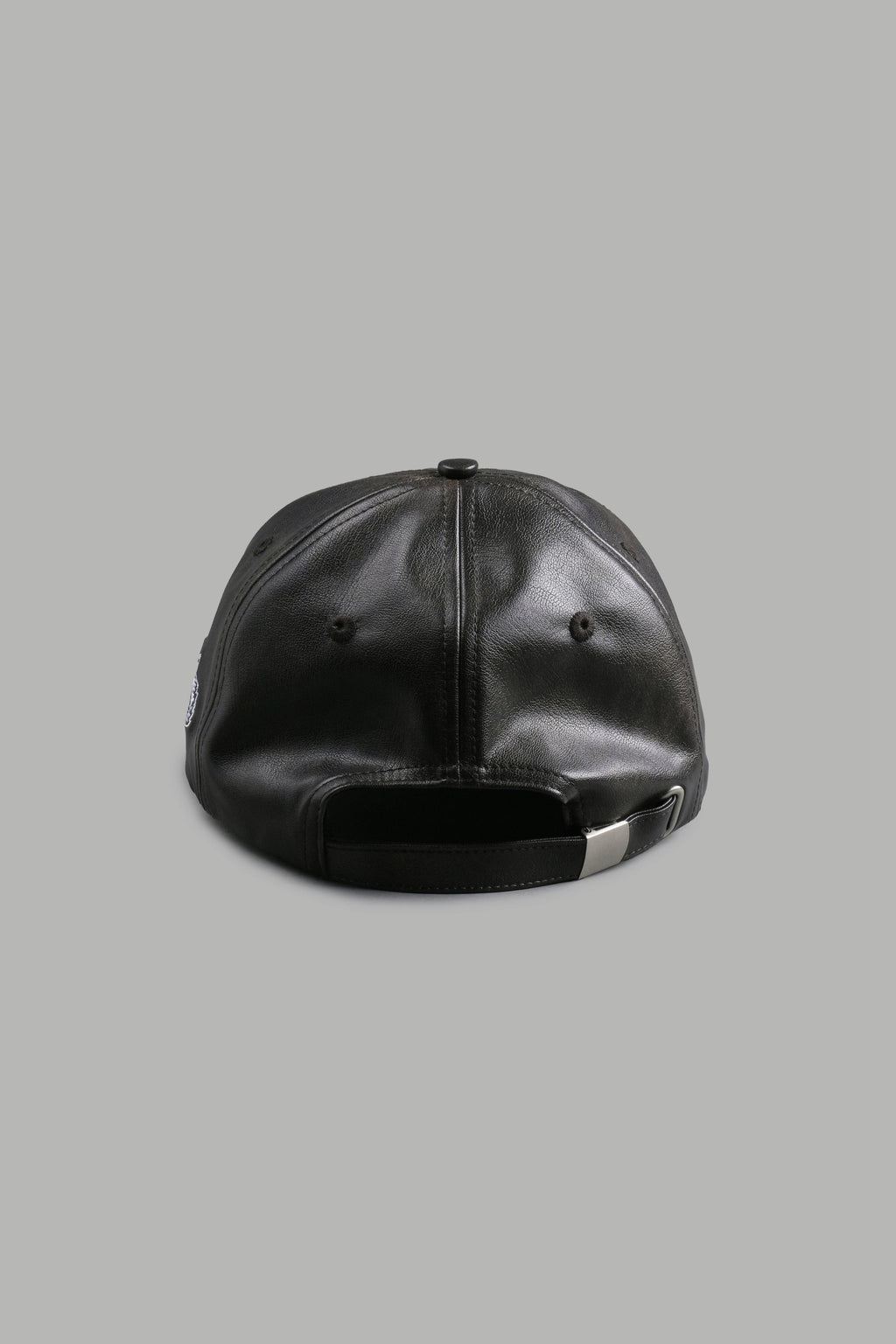 Midnight Wolves Faux Leather Dad Hat in Black — imagem 3
