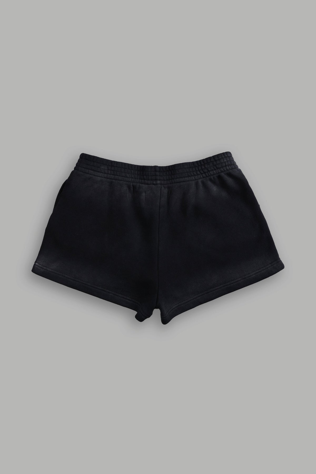 Finite Flame Ellie Sweat Shorts in Black Drift Wash - imagem 4