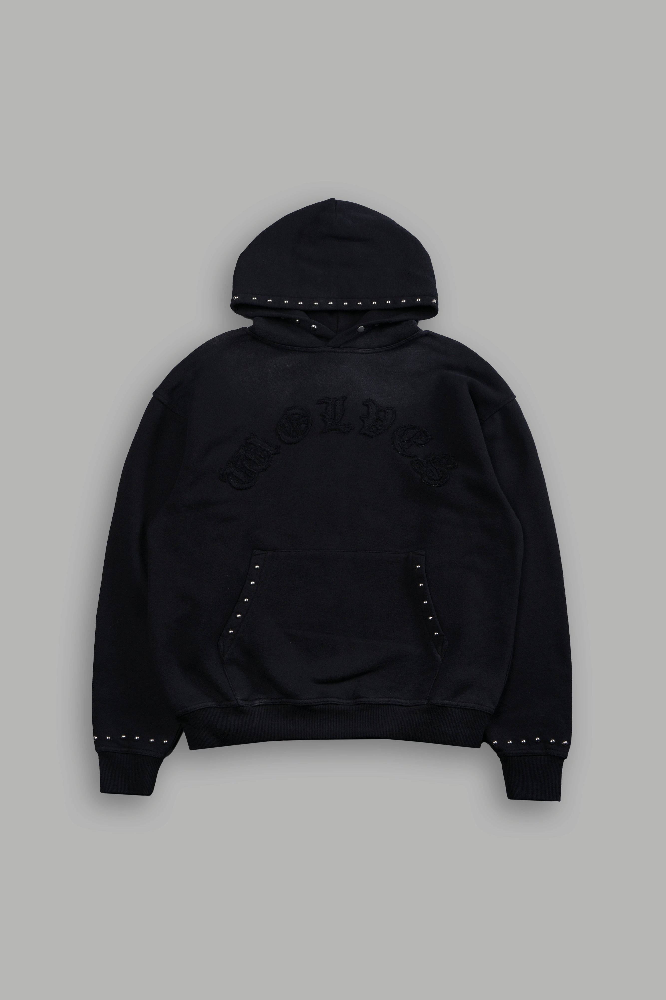 Studded Chopper Appliqué Pierce Hoodie in Black Drift Wash — imagem 6