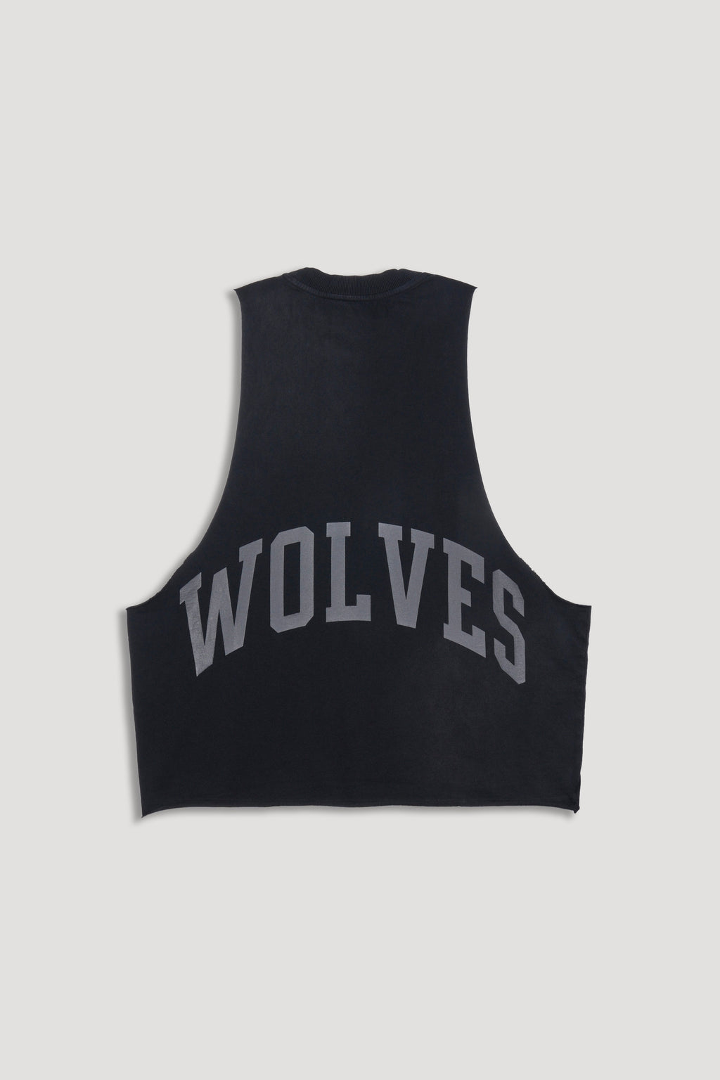 Loyalty Forever Grunge Raw Cropped "Tommy" Muscle Tee  in Black Sun Fade/Black — imagem 9
