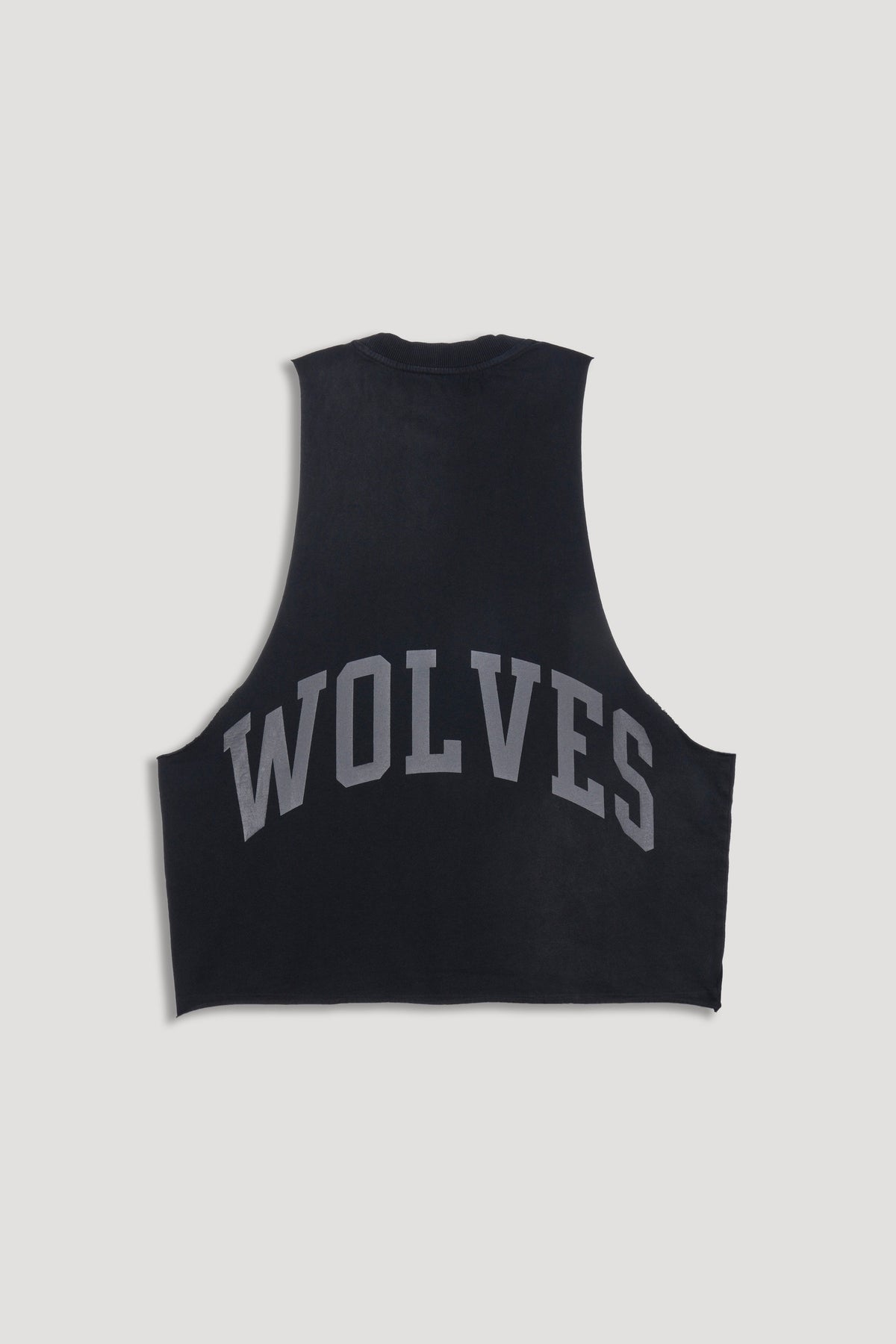 Loyalty Forever Grunge Raw Cropped "Tommy" Muscle Tee  in Black Sun Fade/Black — imagem 9