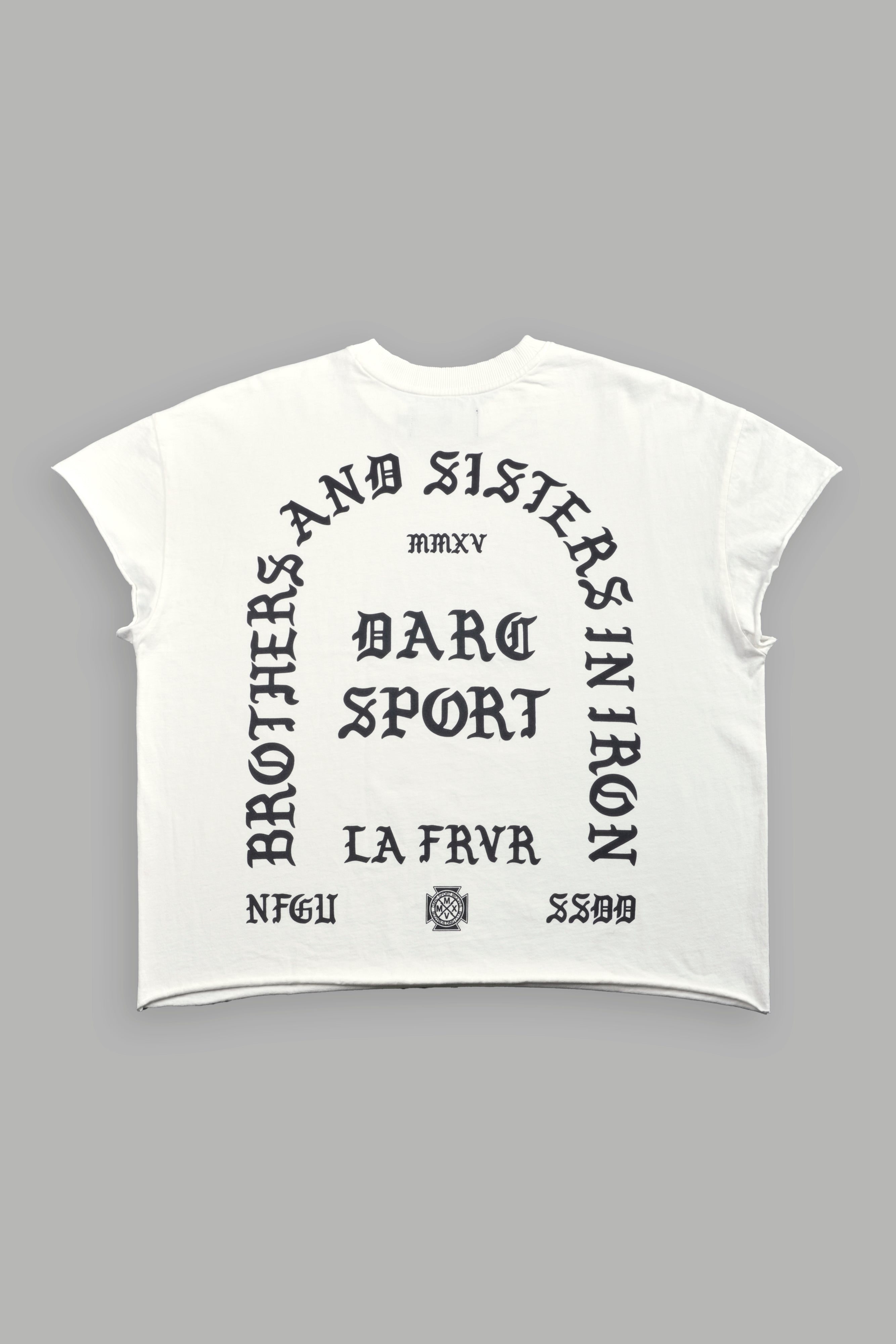 La Cherub Grunge Mid Length Raw Hem Cap Sleeve Tee in Cream — imagem 1