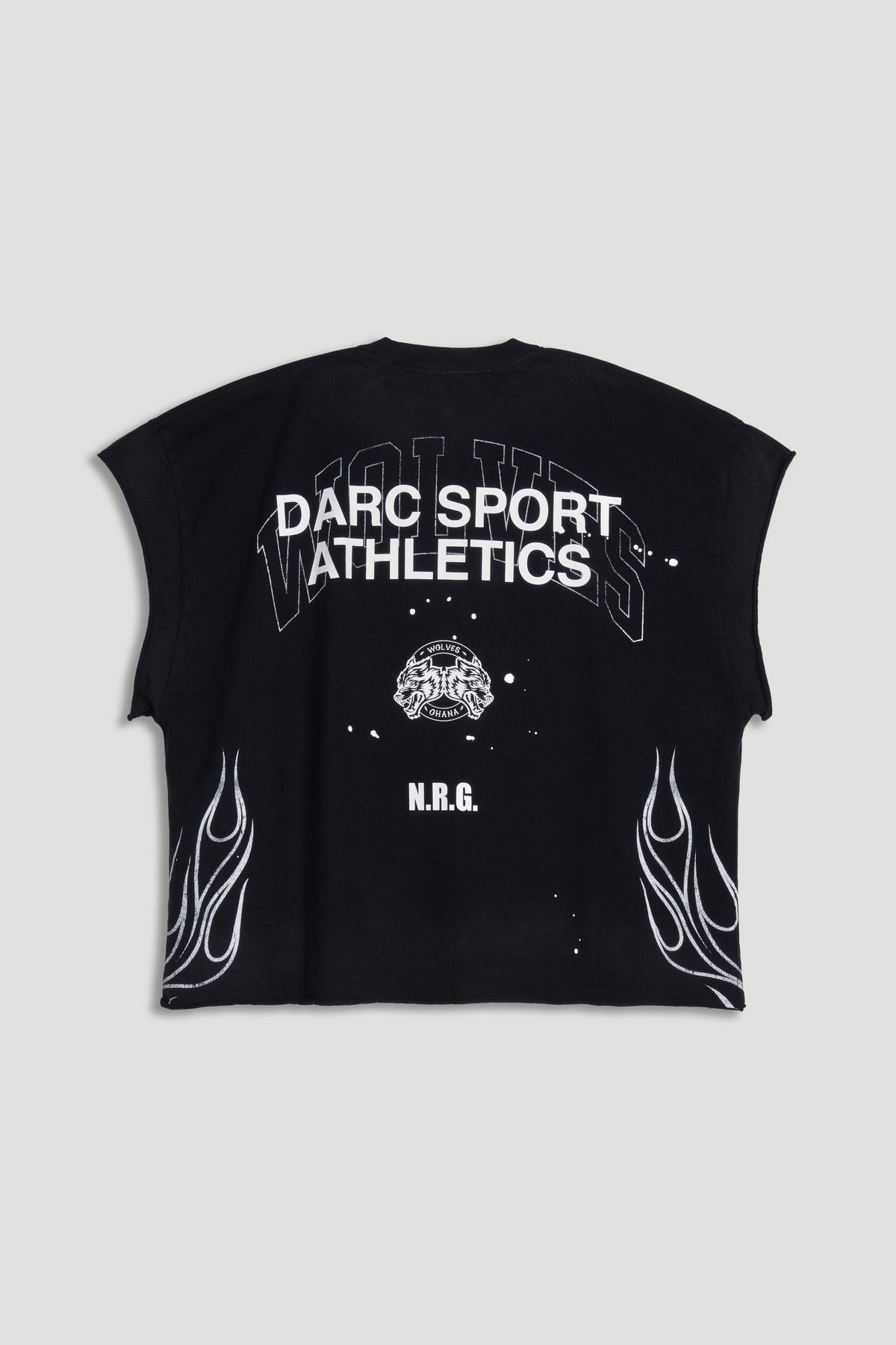 Hot Rod Grunge Cut-Off Mid Length Raw Hem Tee in Black Drift Wash — imagem 4