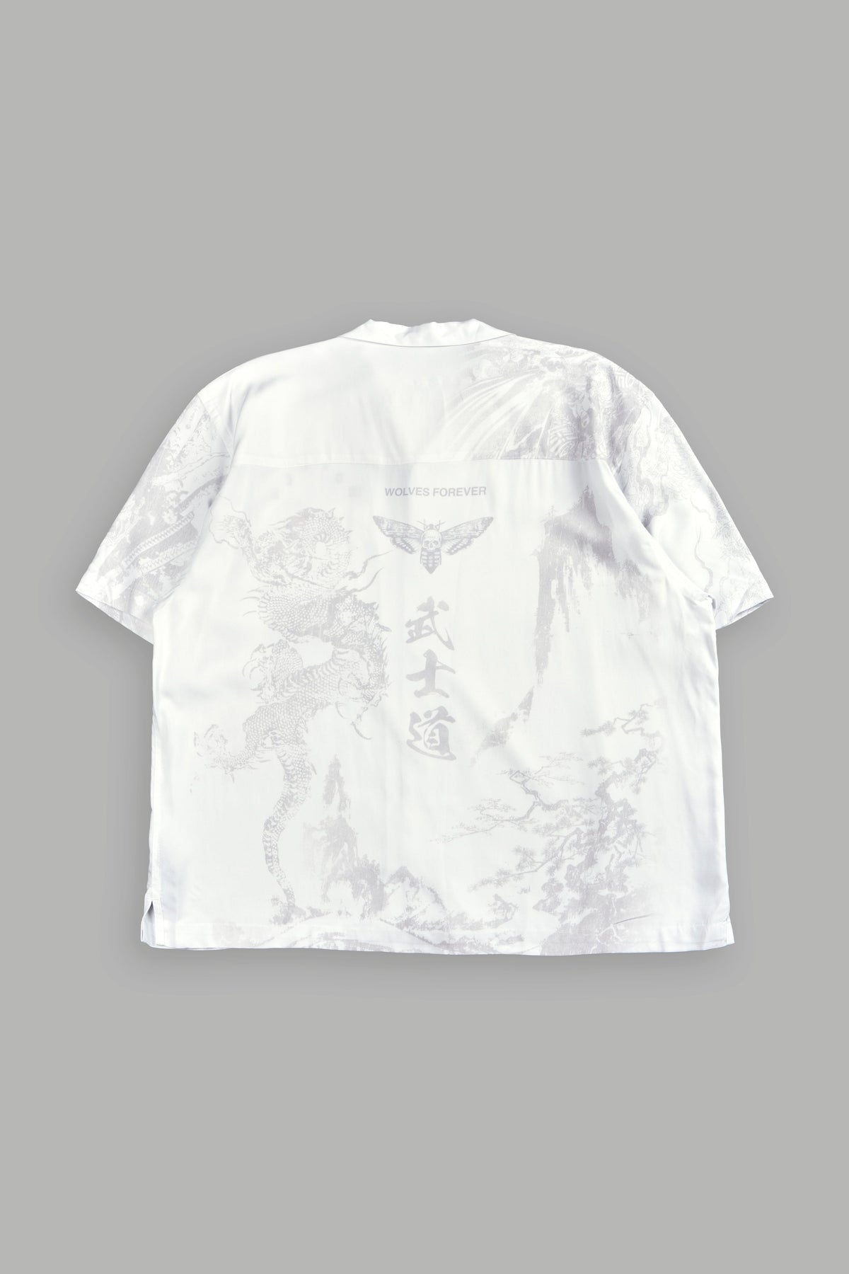 Ronin'S Lament Romero Mid Length Button Up in Cream — imagem 3